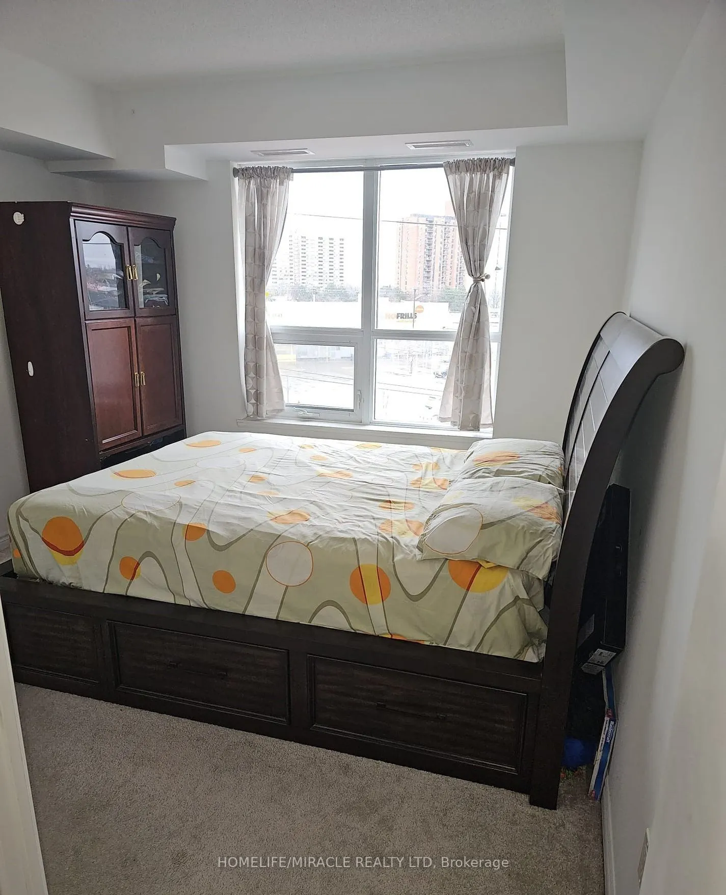 1 Falaise Road, #417