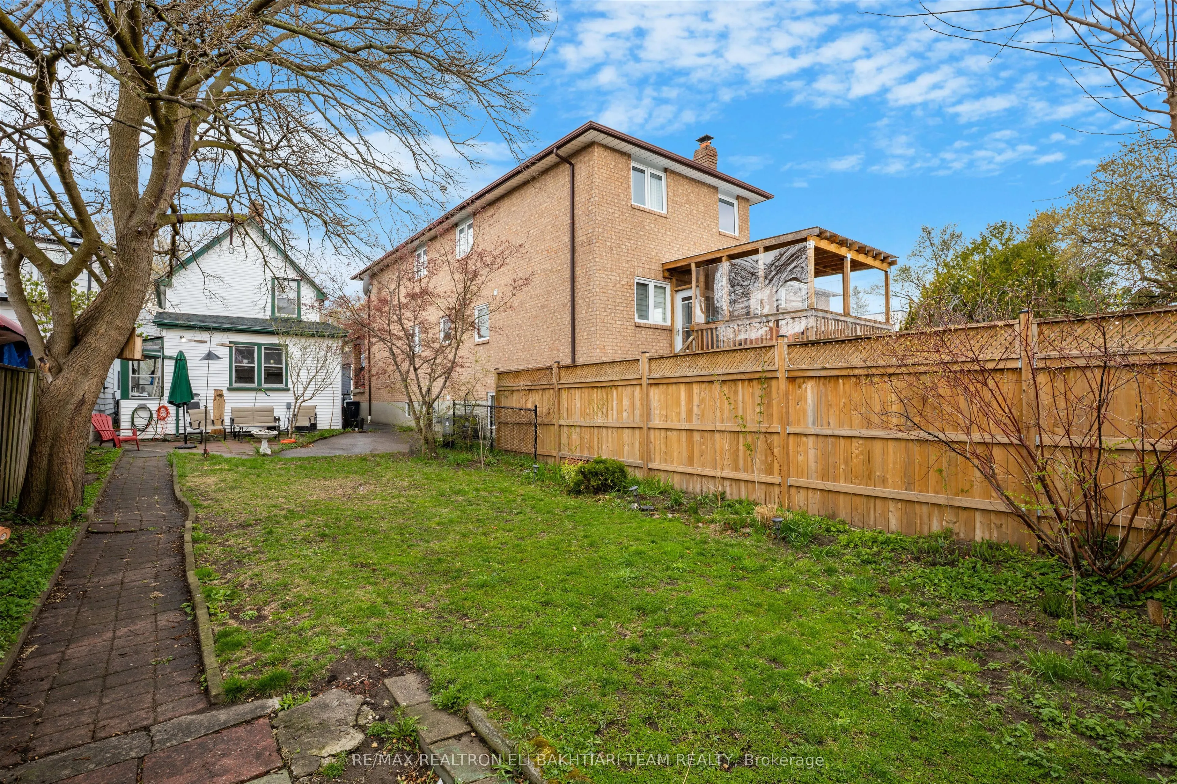 43 King Edward Avenue