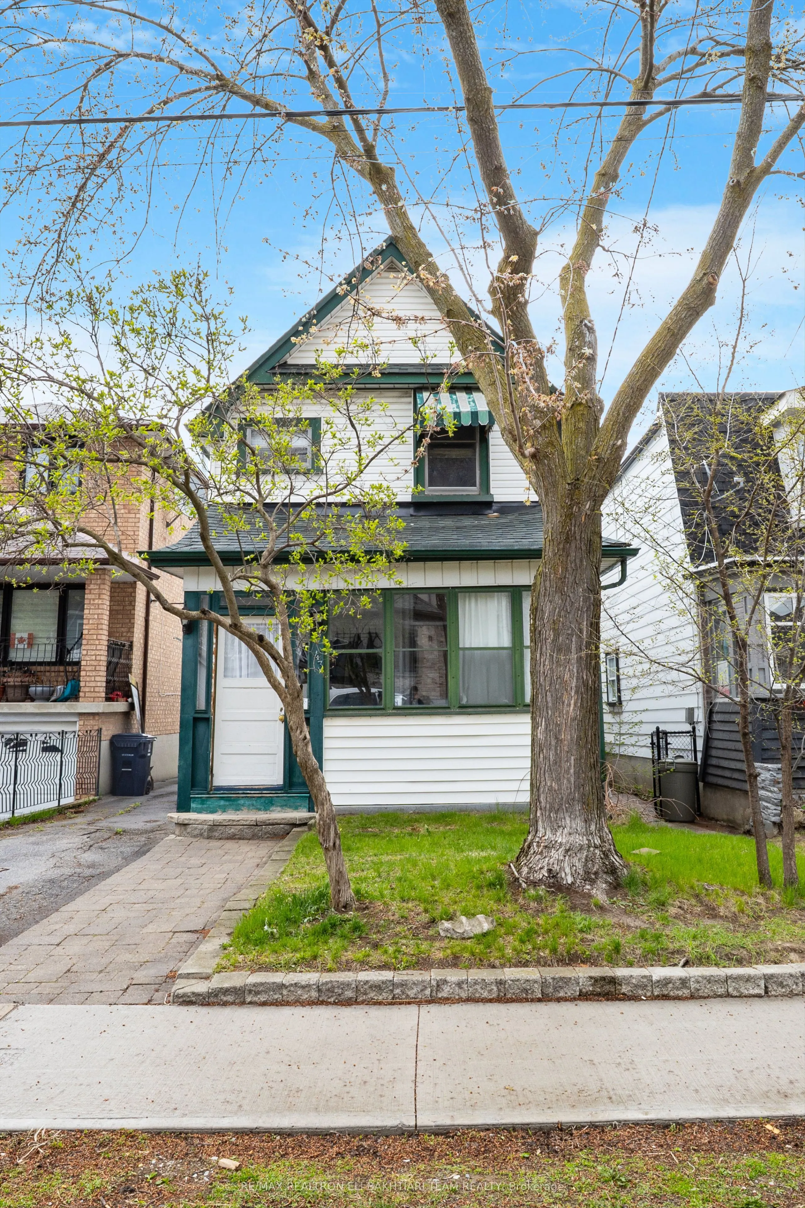 43 King Edward Avenue