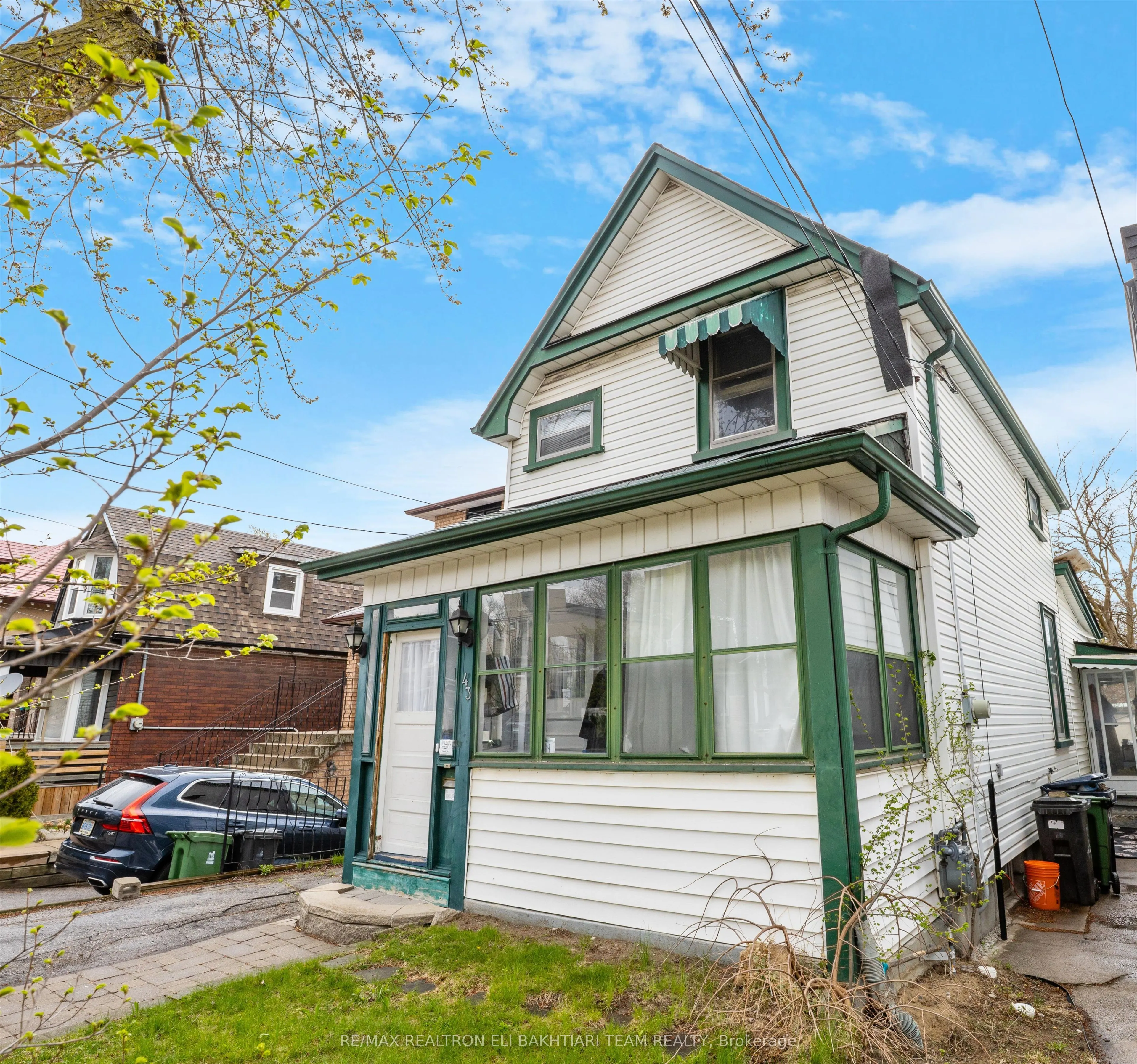 43 King Edward Avenue