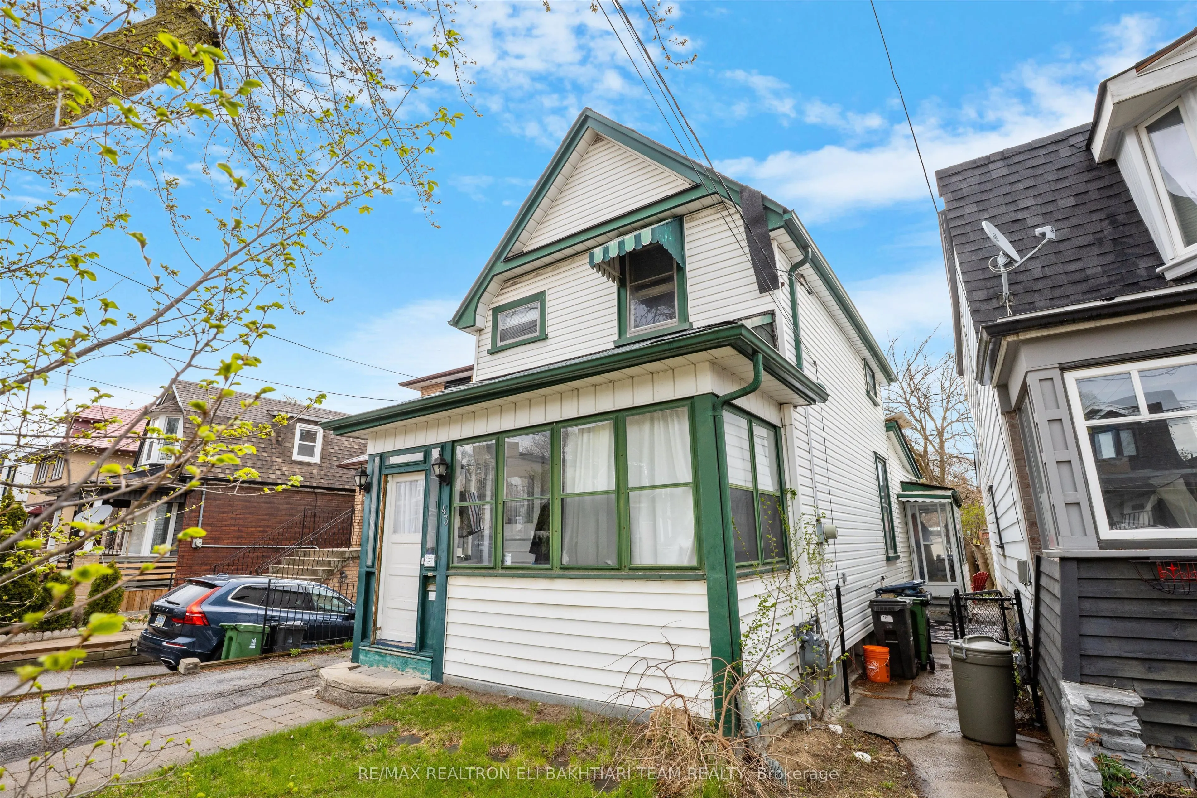 43 King Edward Avenue