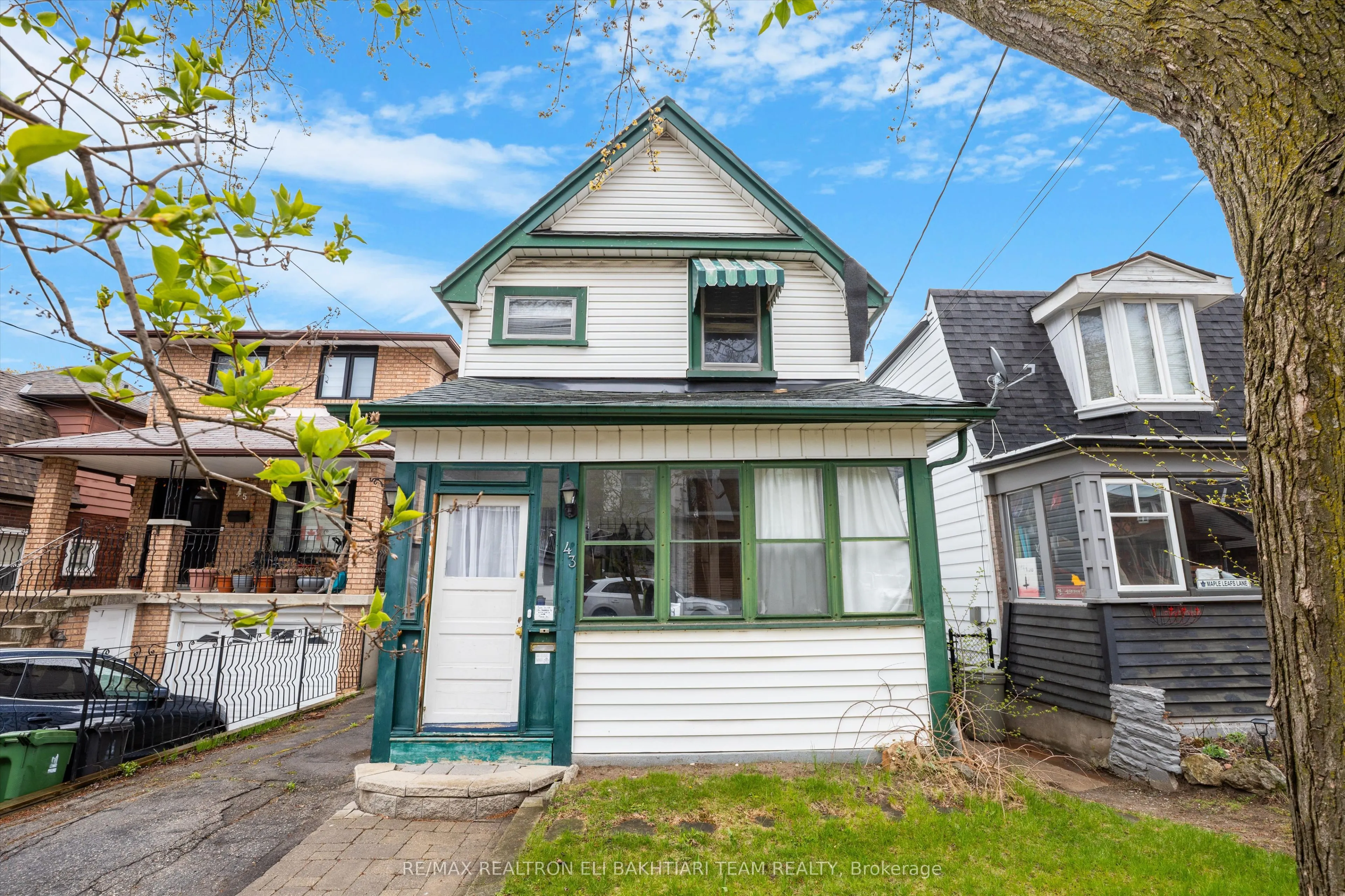 43 King Edward Avenue