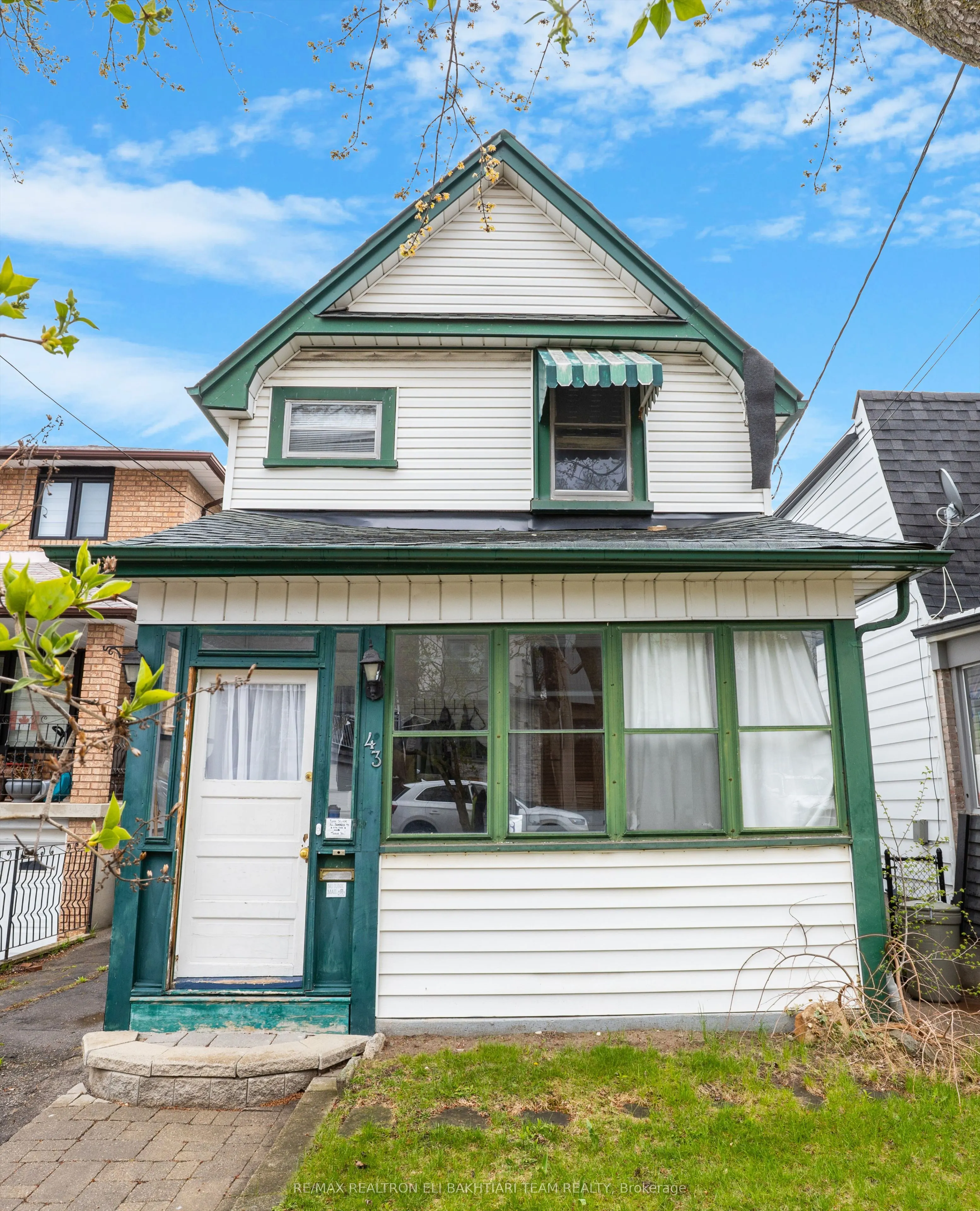43 King Edward Avenue
