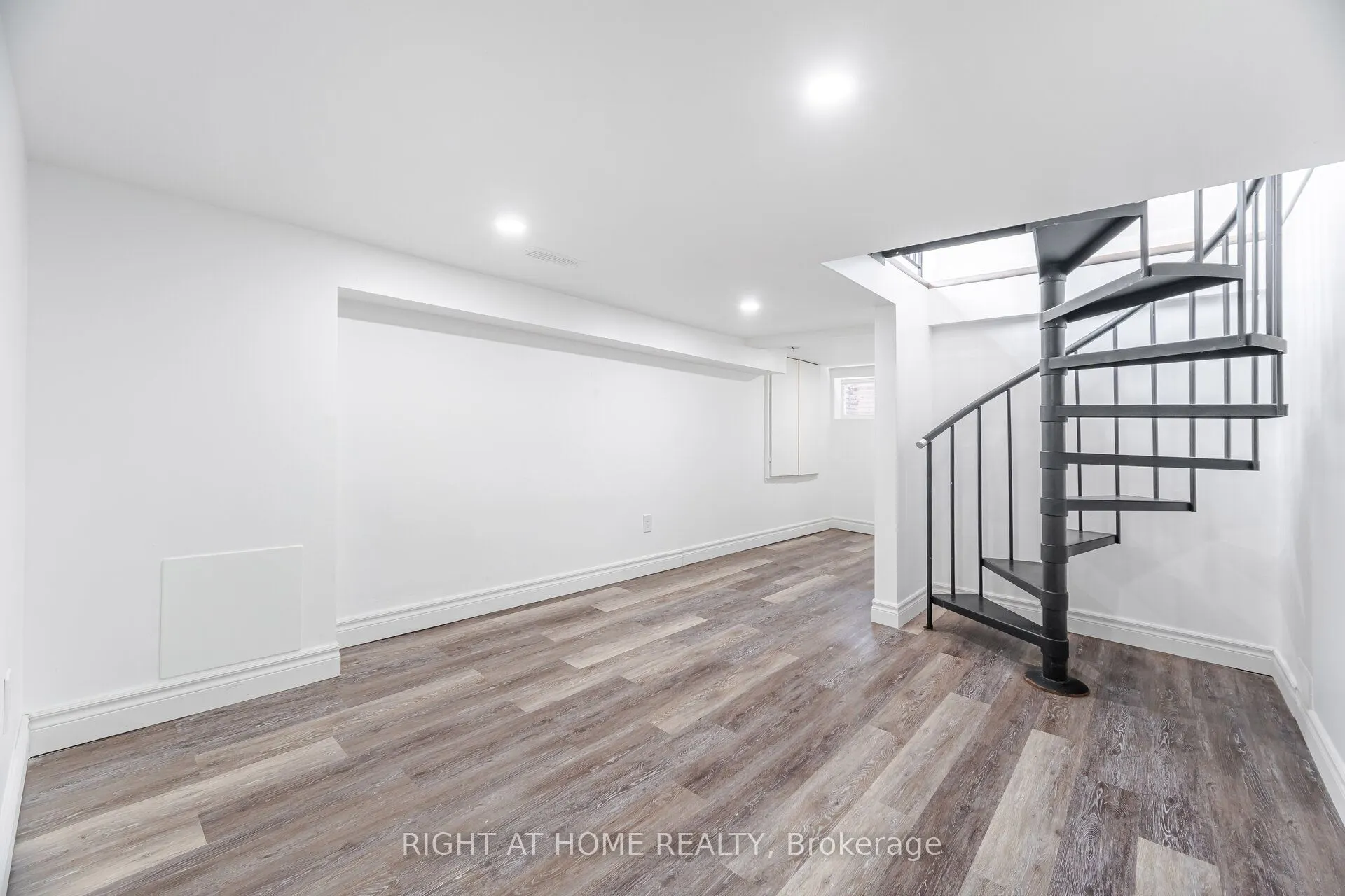 348 Bellamy Road N