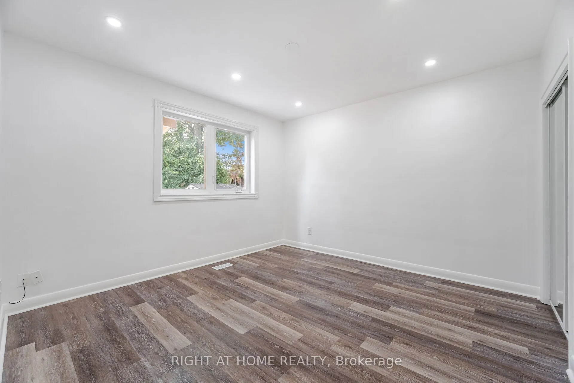 348 Bellamy Road N