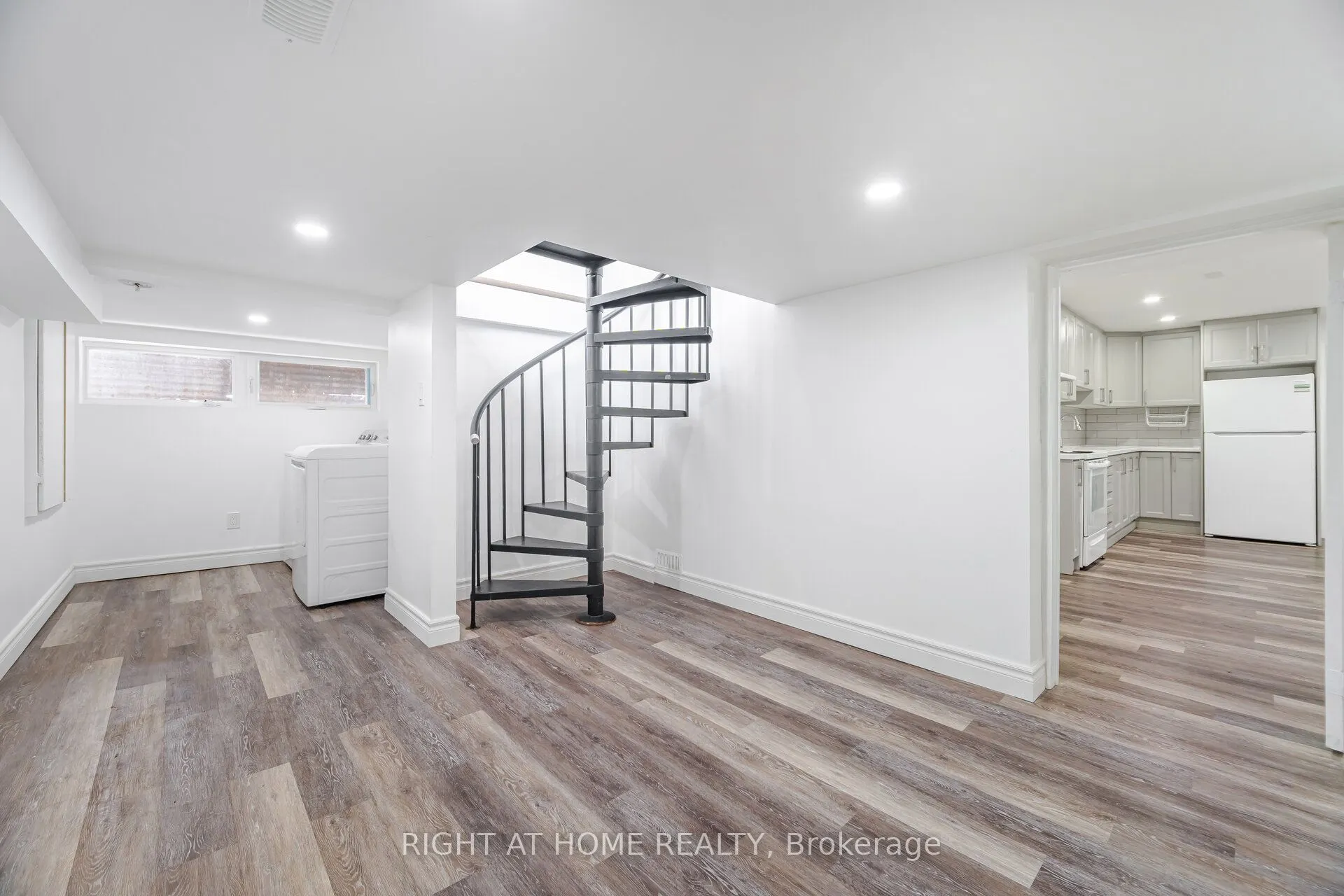 348 Bellamy Road N