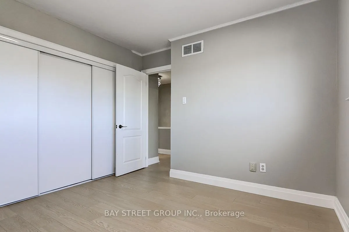 17 Newdawn Crescent