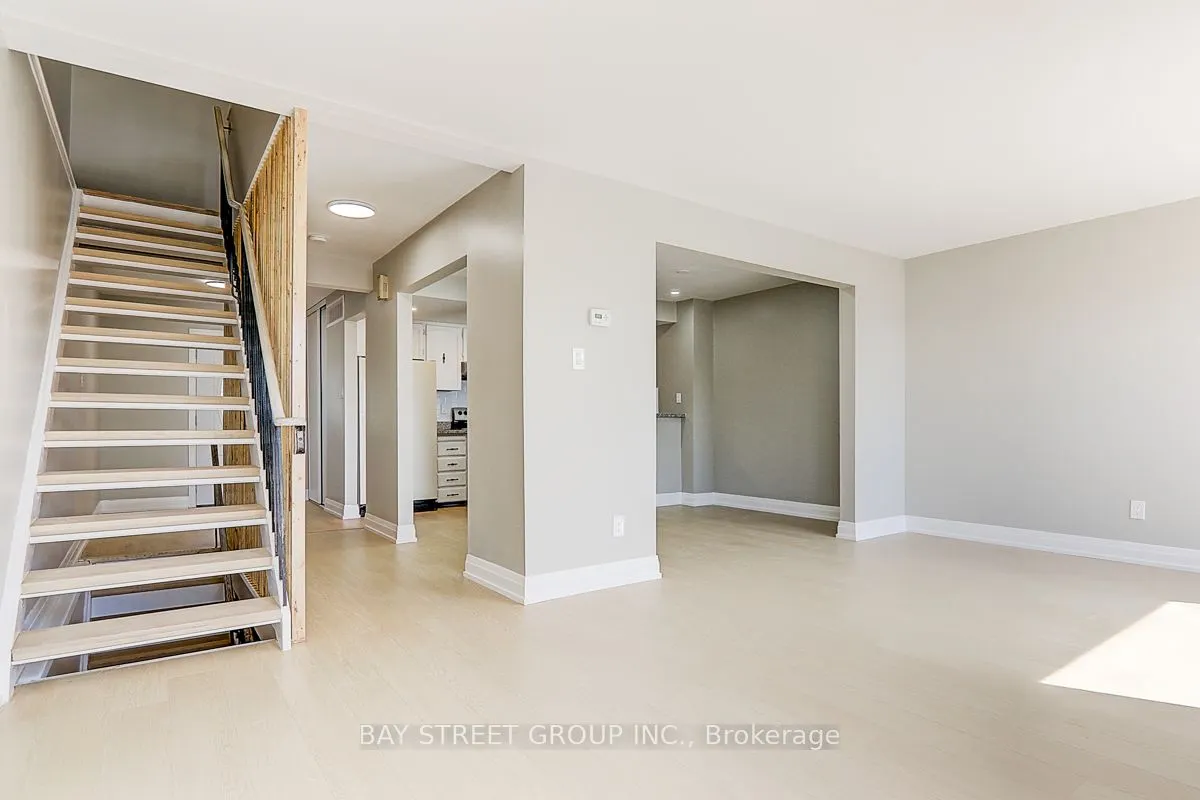 17 Newdawn Crescent