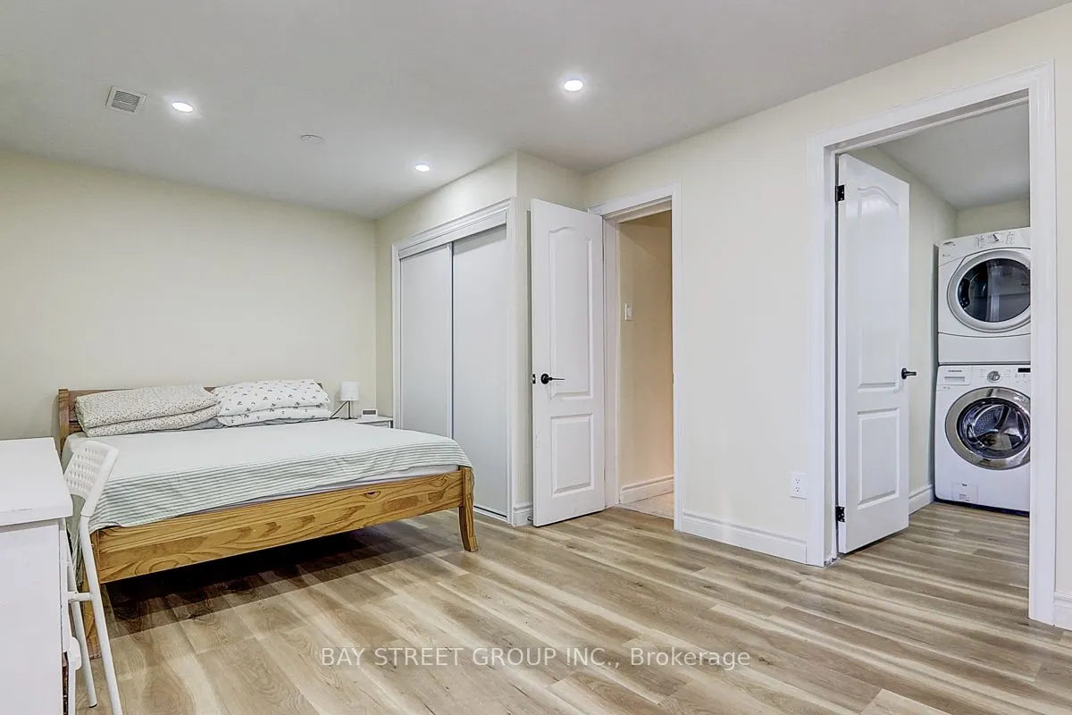 17 Newdawn Crescent