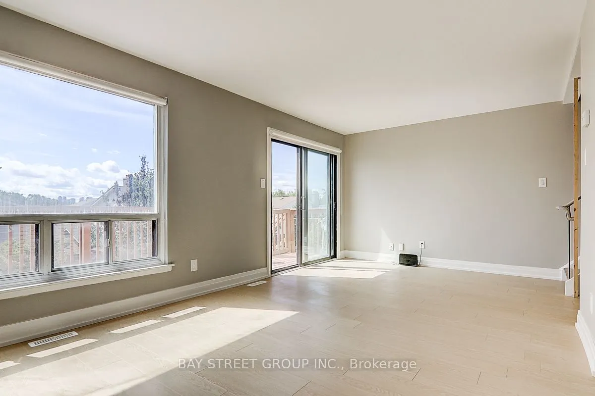 17 Newdawn Crescent