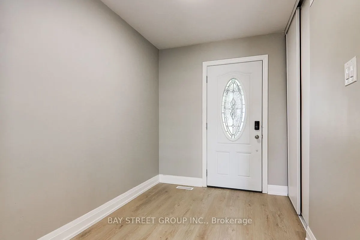 17 Newdawn Crescent