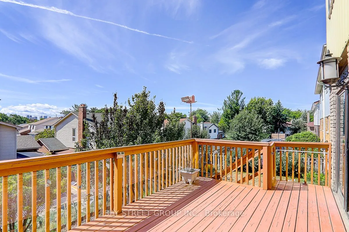 17 Newdawn Crescent