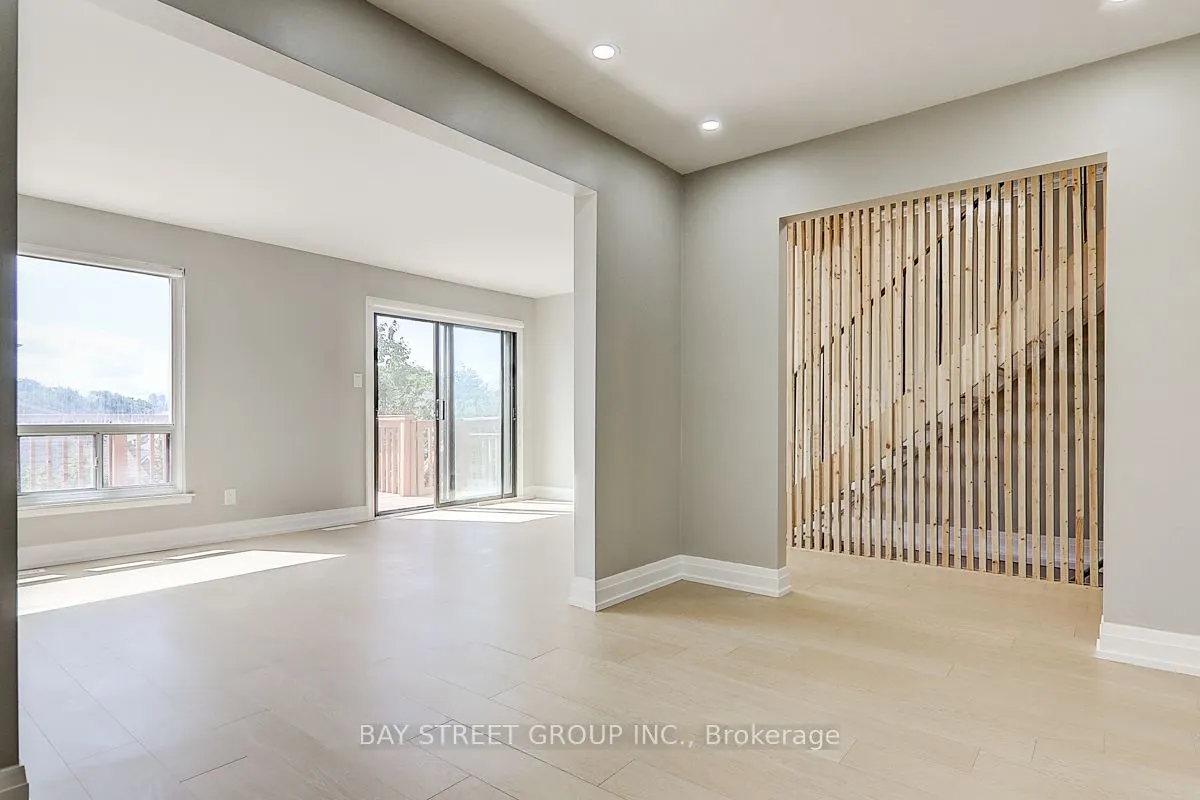 17 Newdawn Crescent