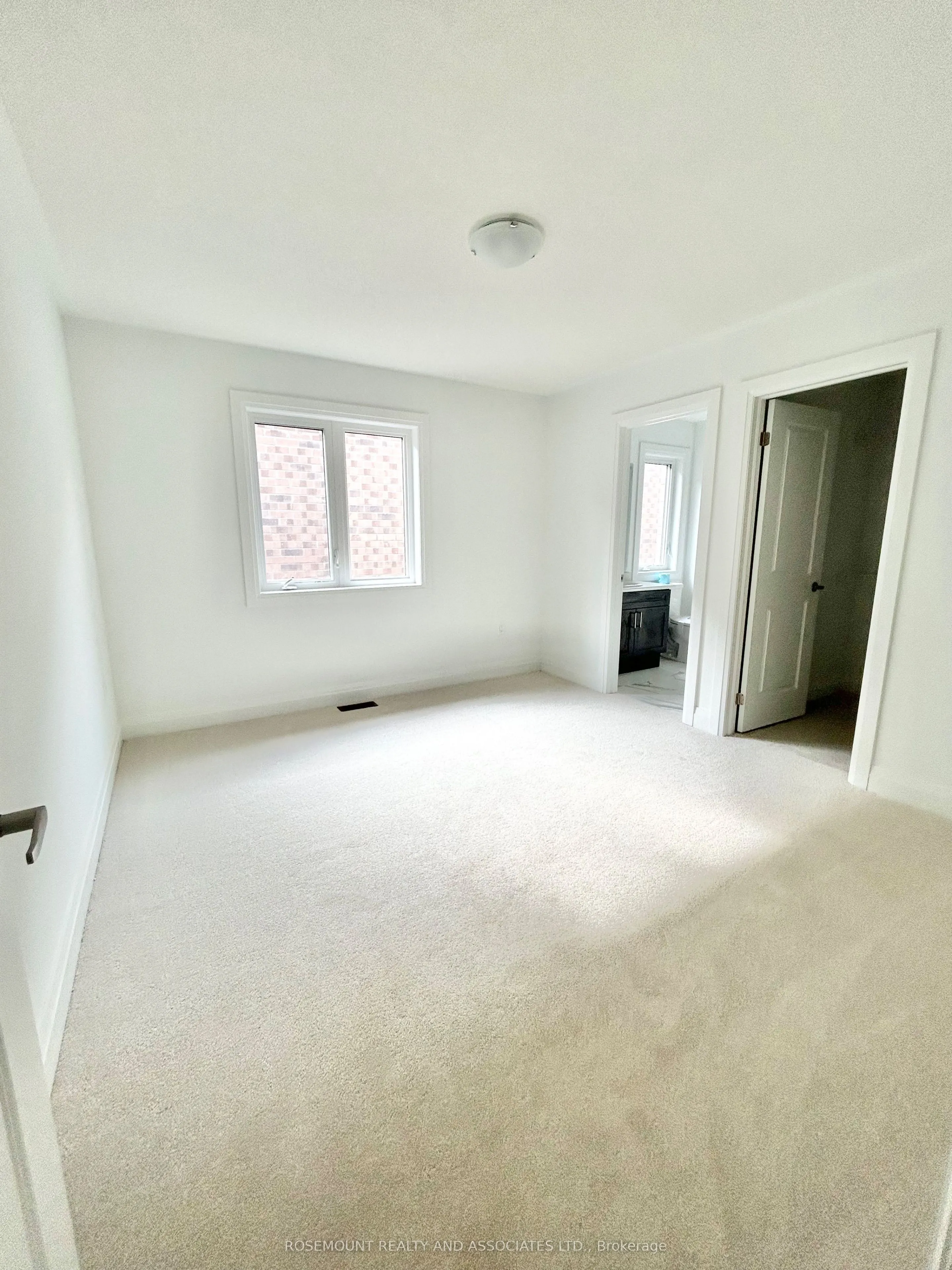 1406 Mockingbird Square