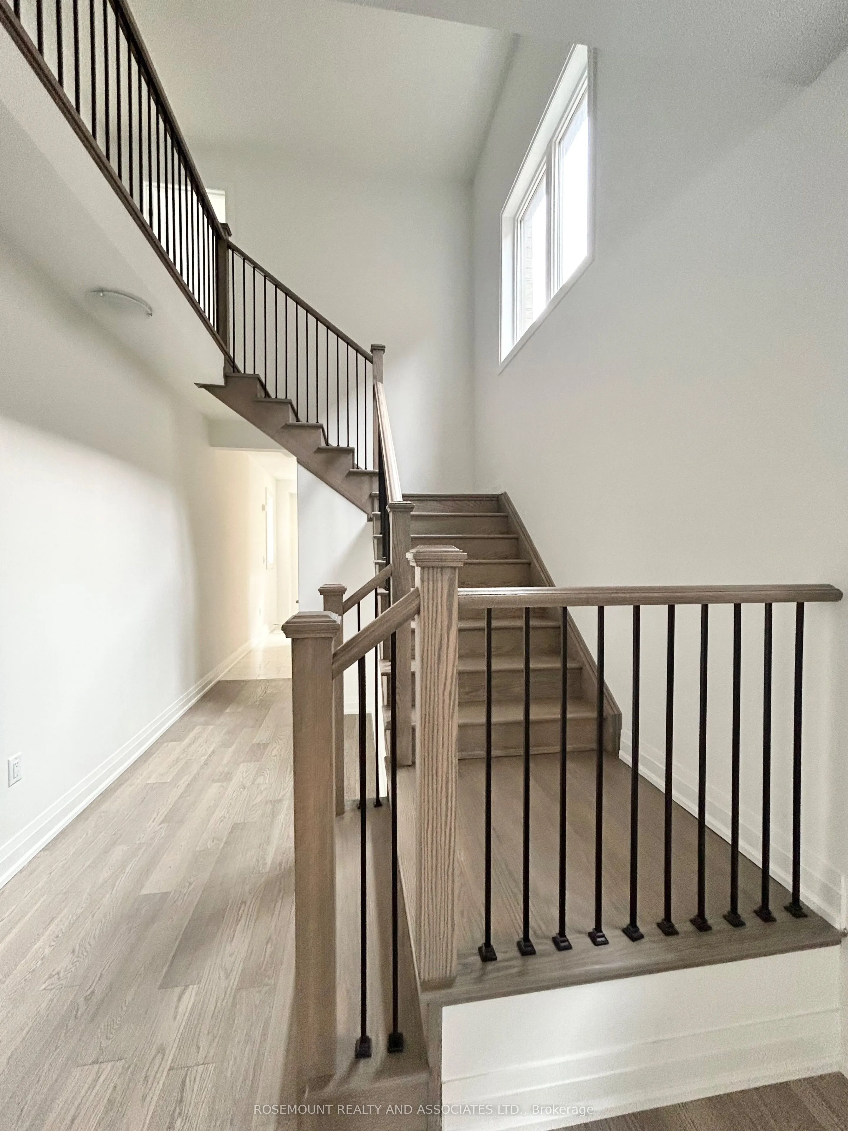 1406 Mockingbird Square