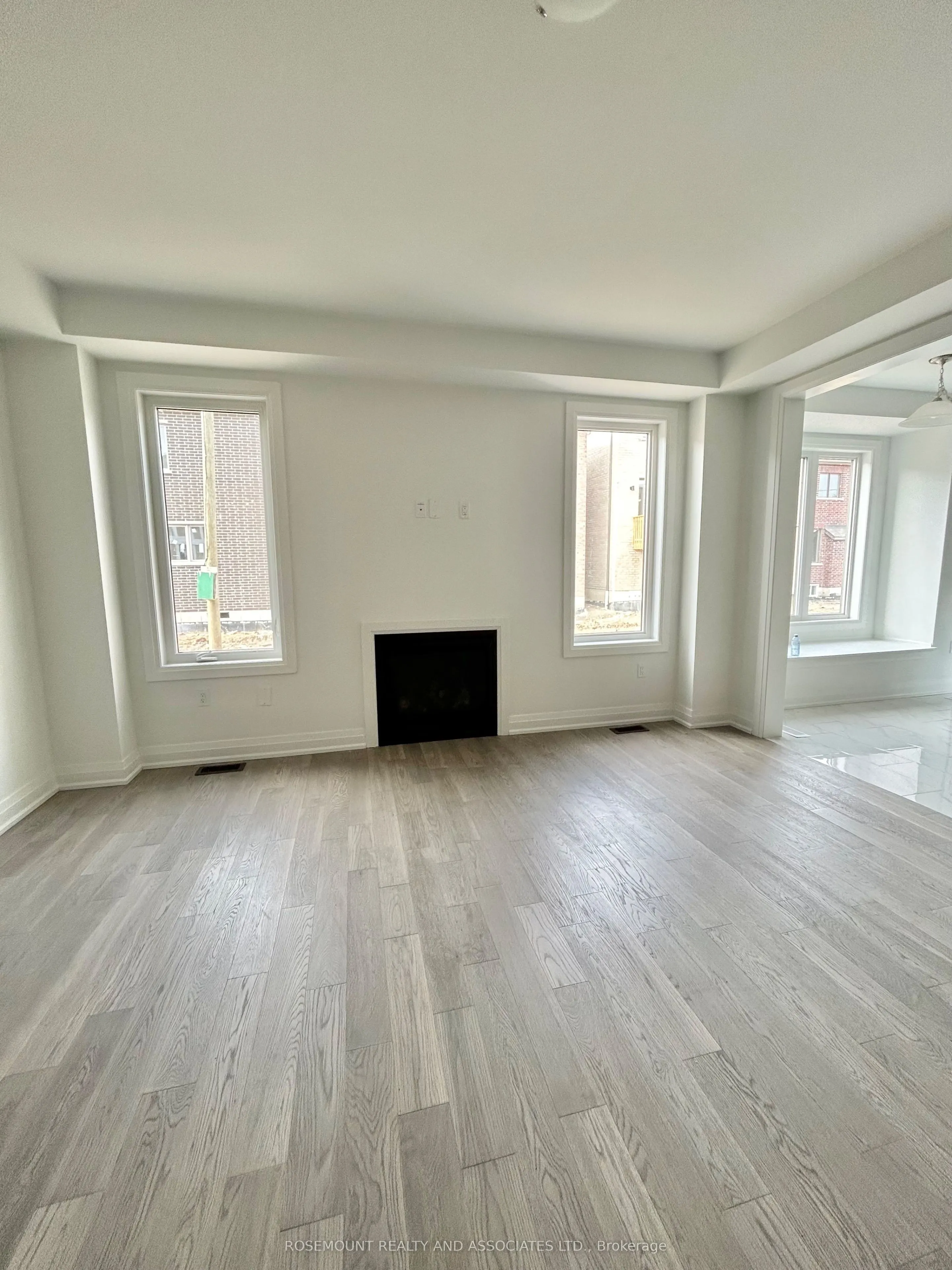 1406 Mockingbird Square