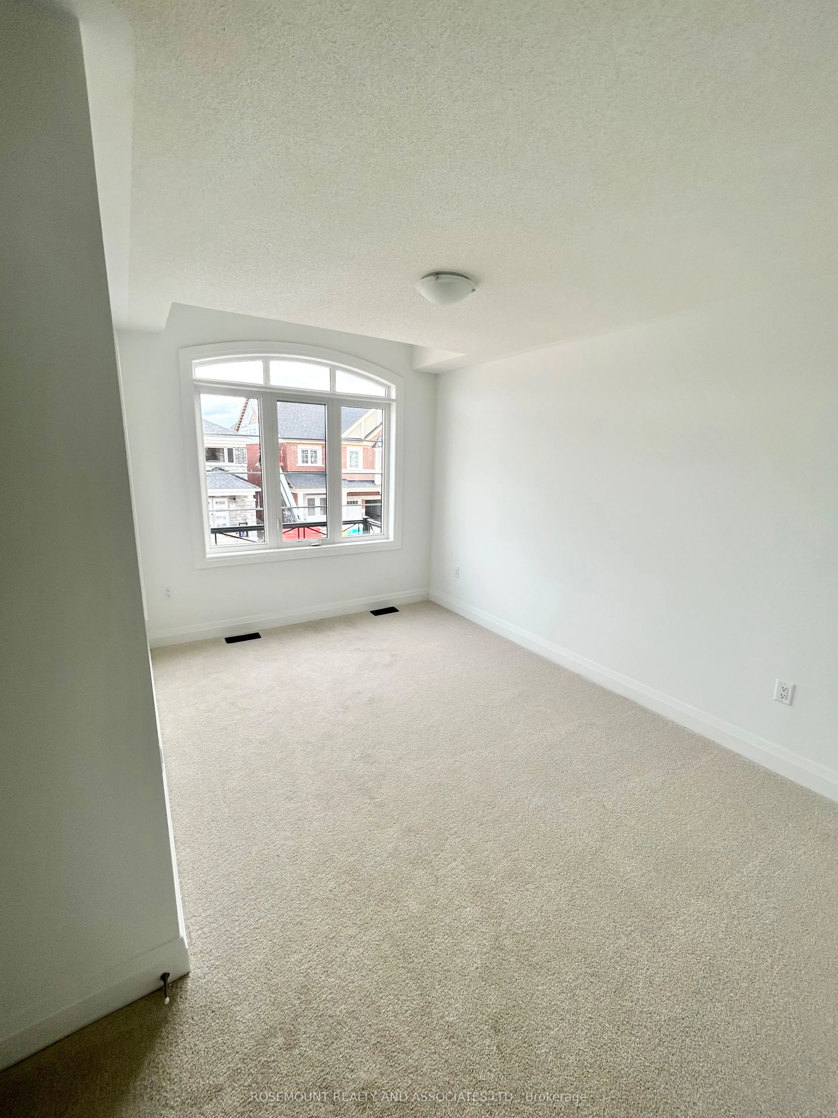 1406 Mockingbird Square