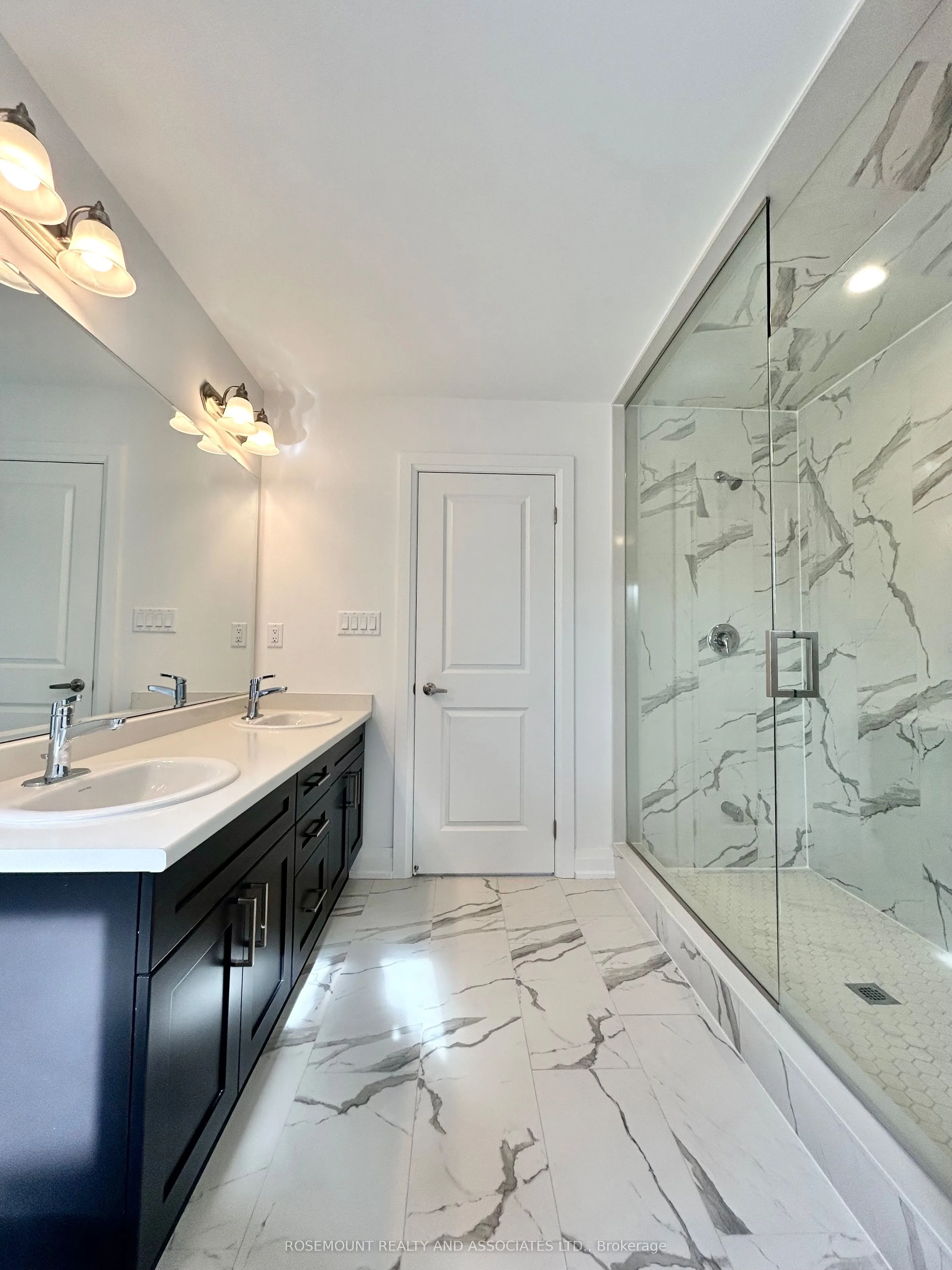 1406 Mockingbird Square