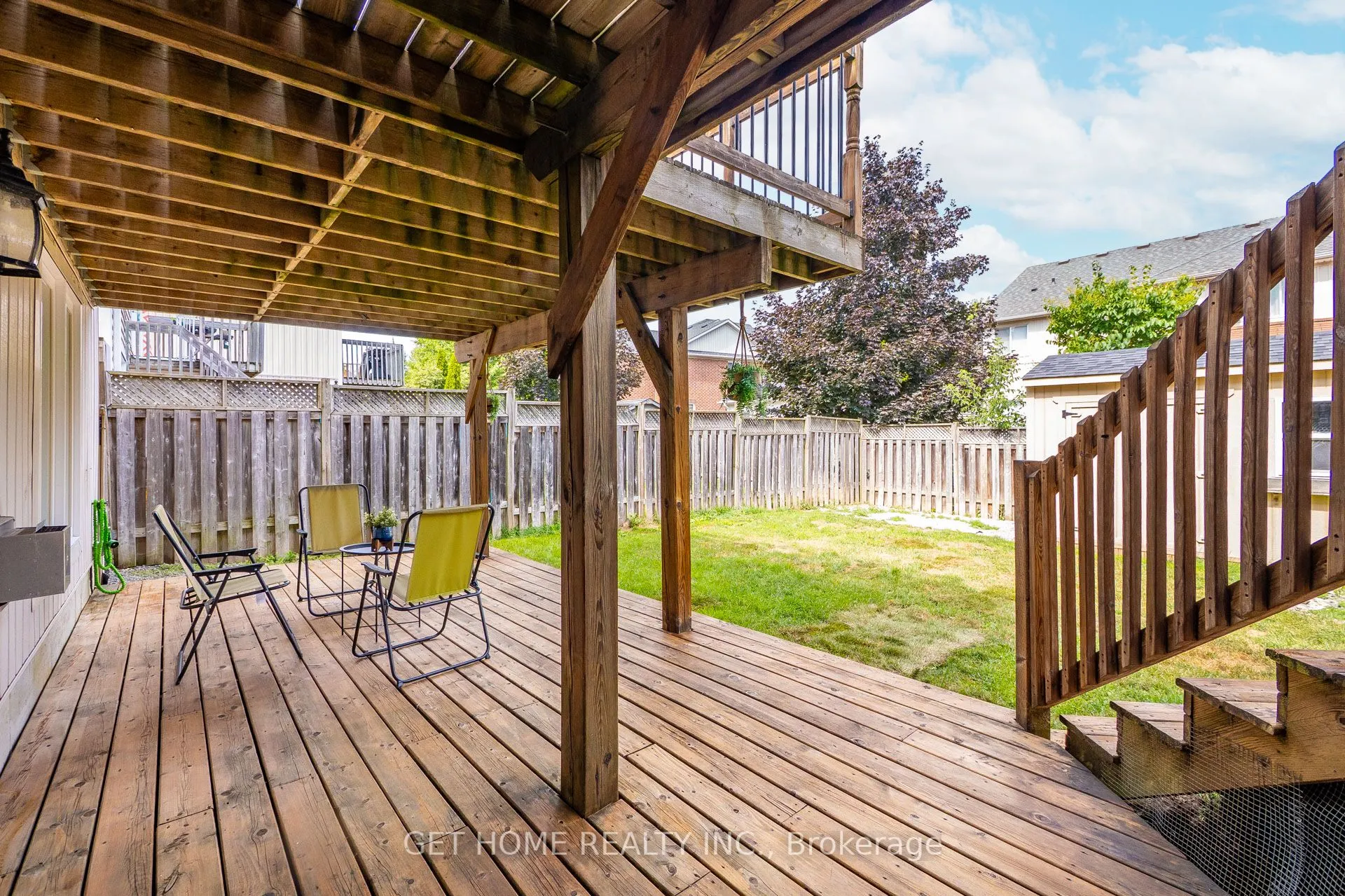 1119 Ashgrove Crescent