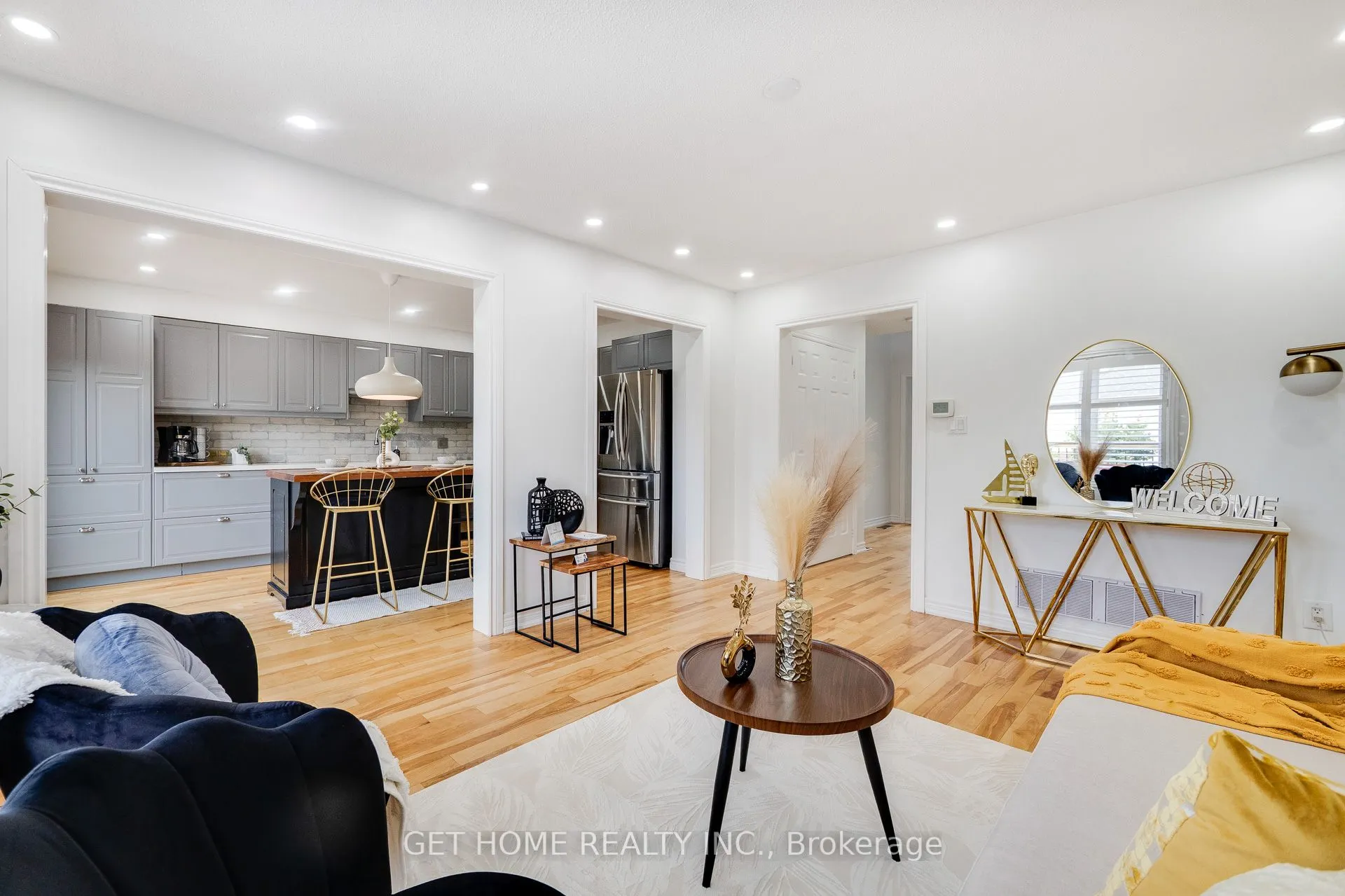 1119 Ashgrove Crescent
