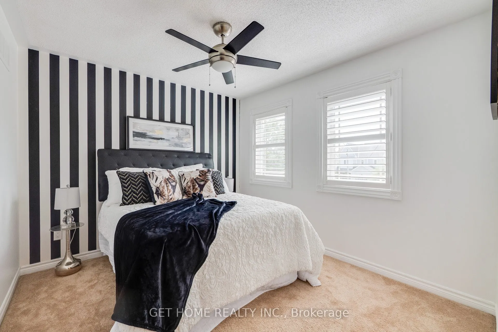 1119 Ashgrove Crescent