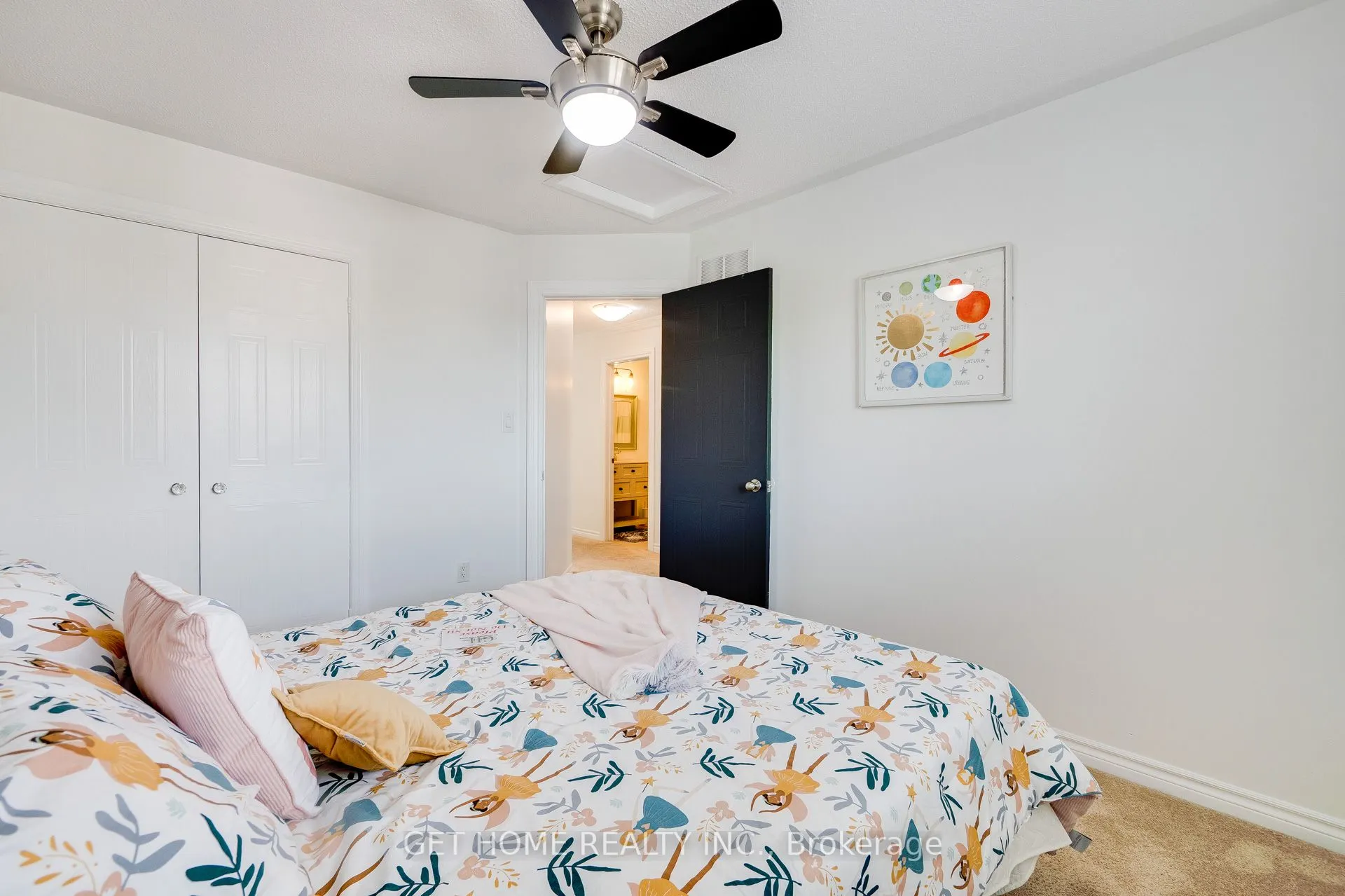 1119 Ashgrove Crescent