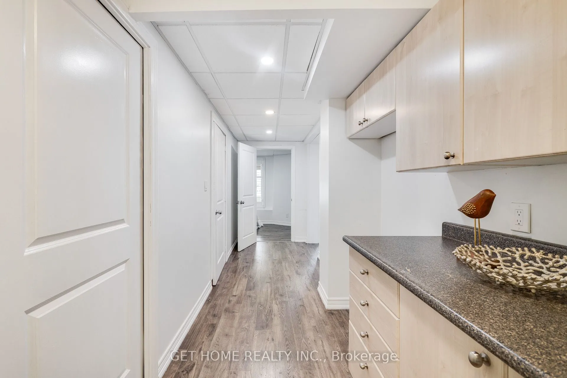 1119 Ashgrove Crescent