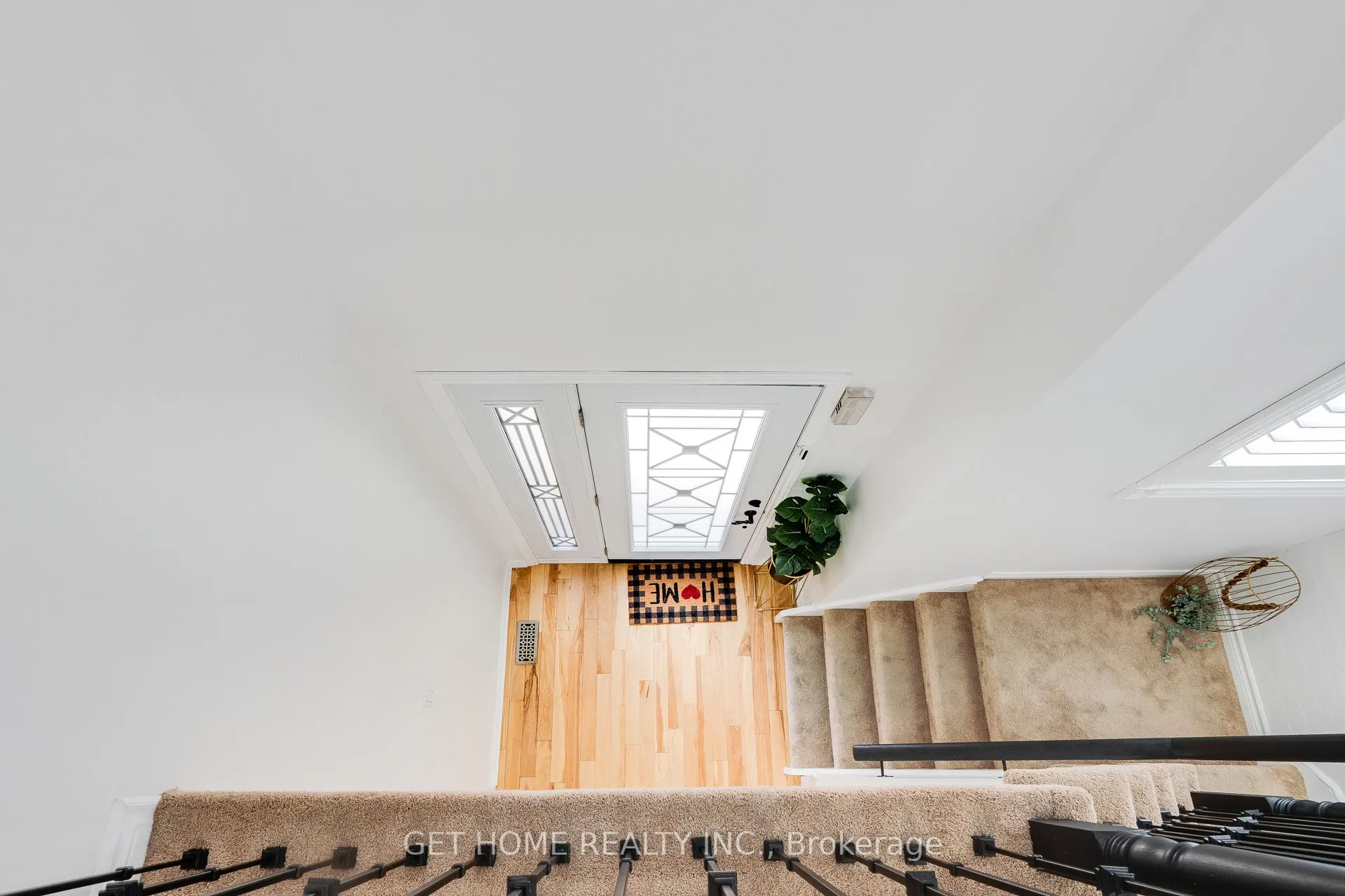 1119 Ashgrove Crescent