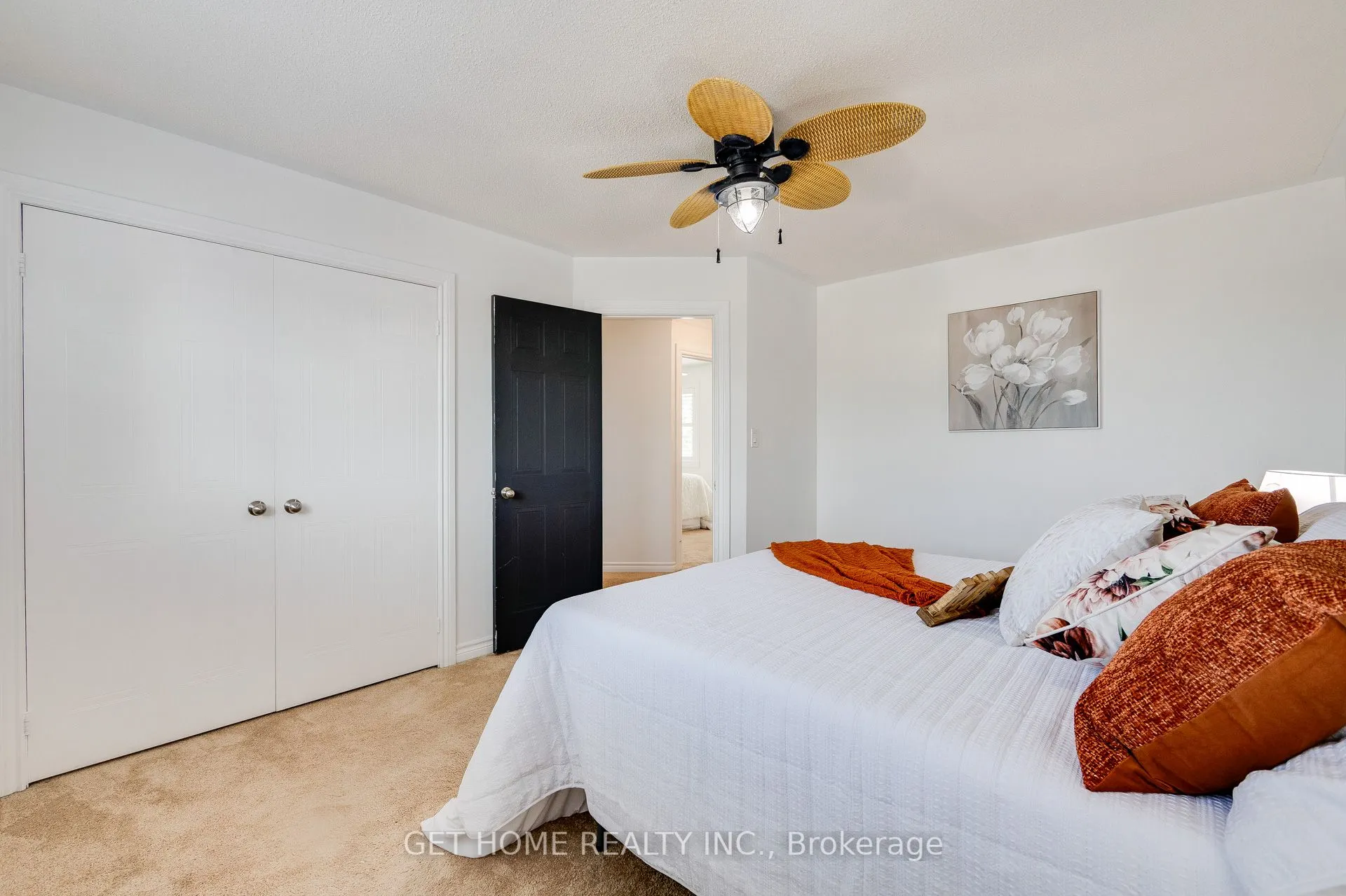 1119 Ashgrove Crescent