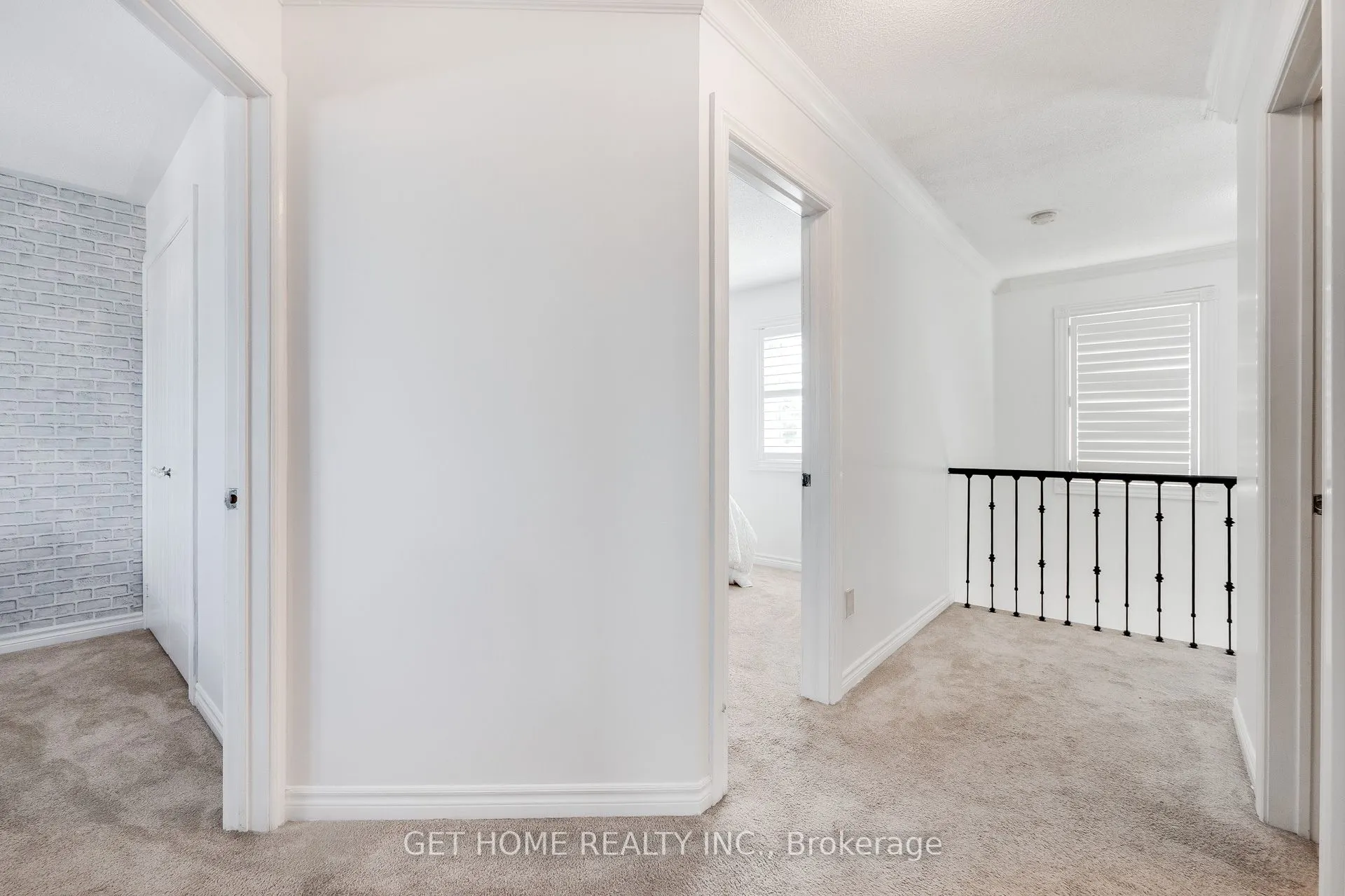 1119 Ashgrove Crescent