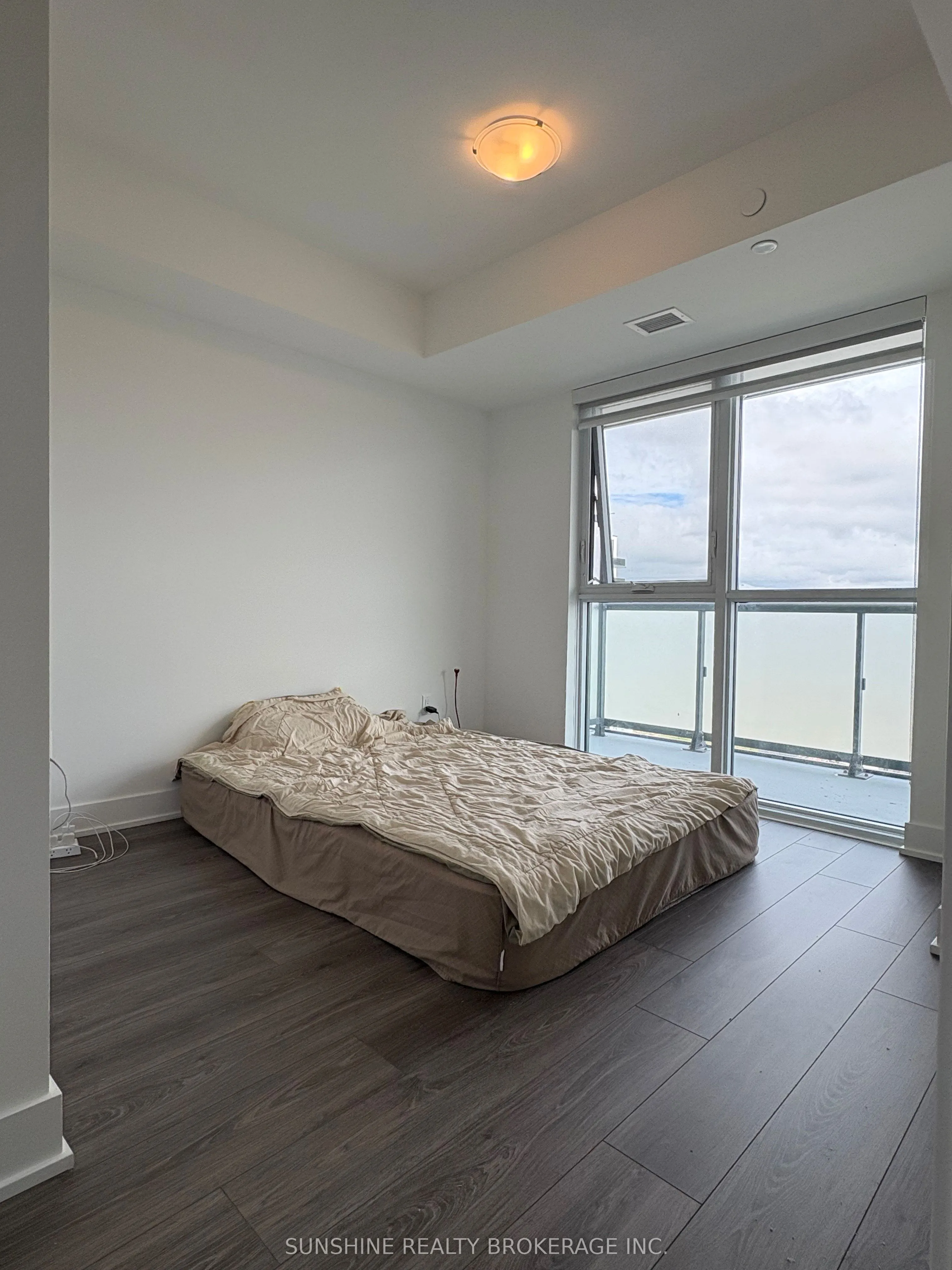 2545 simcoe Street N, #1701