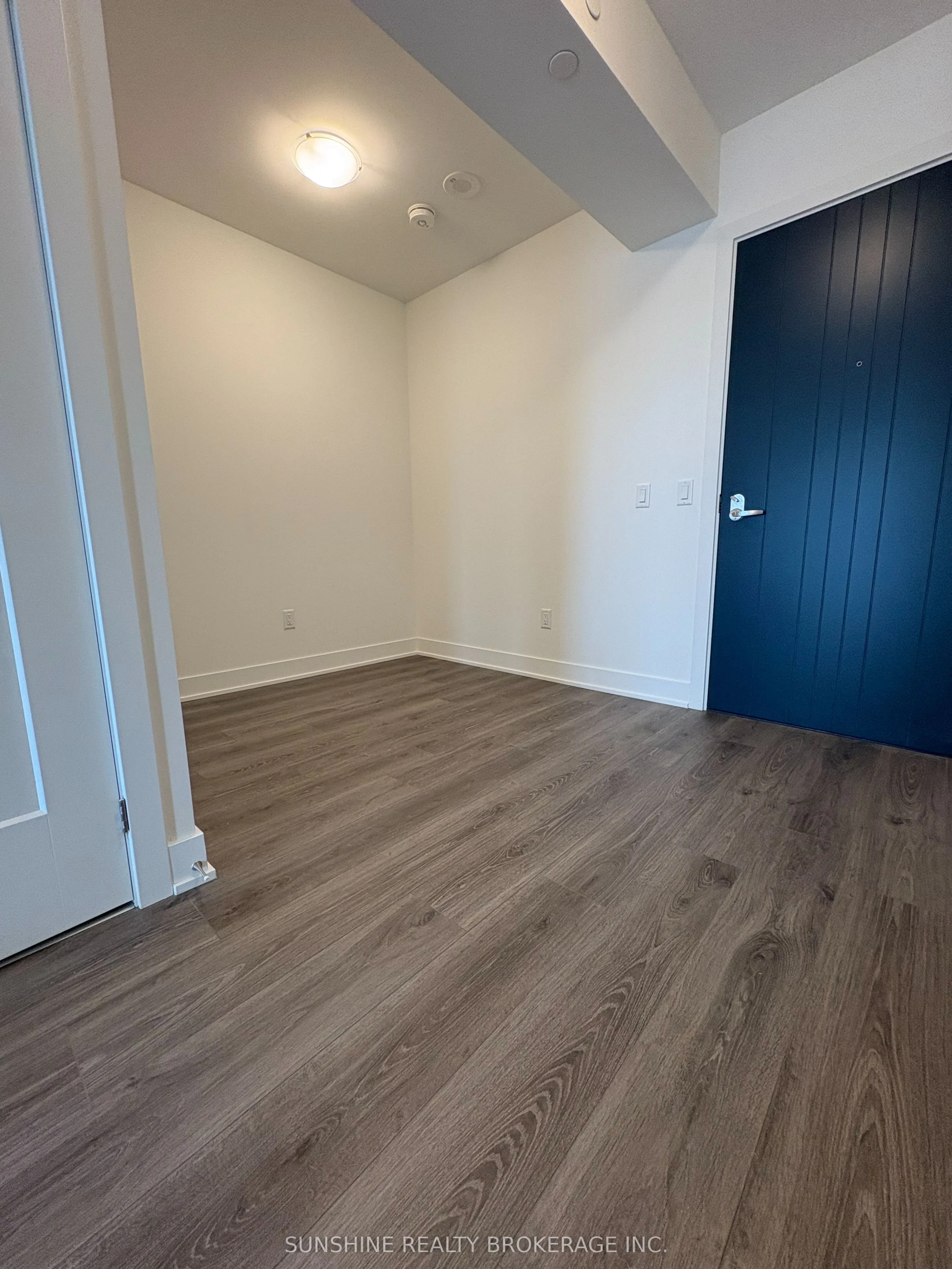 2545 simcoe Street N, #1701