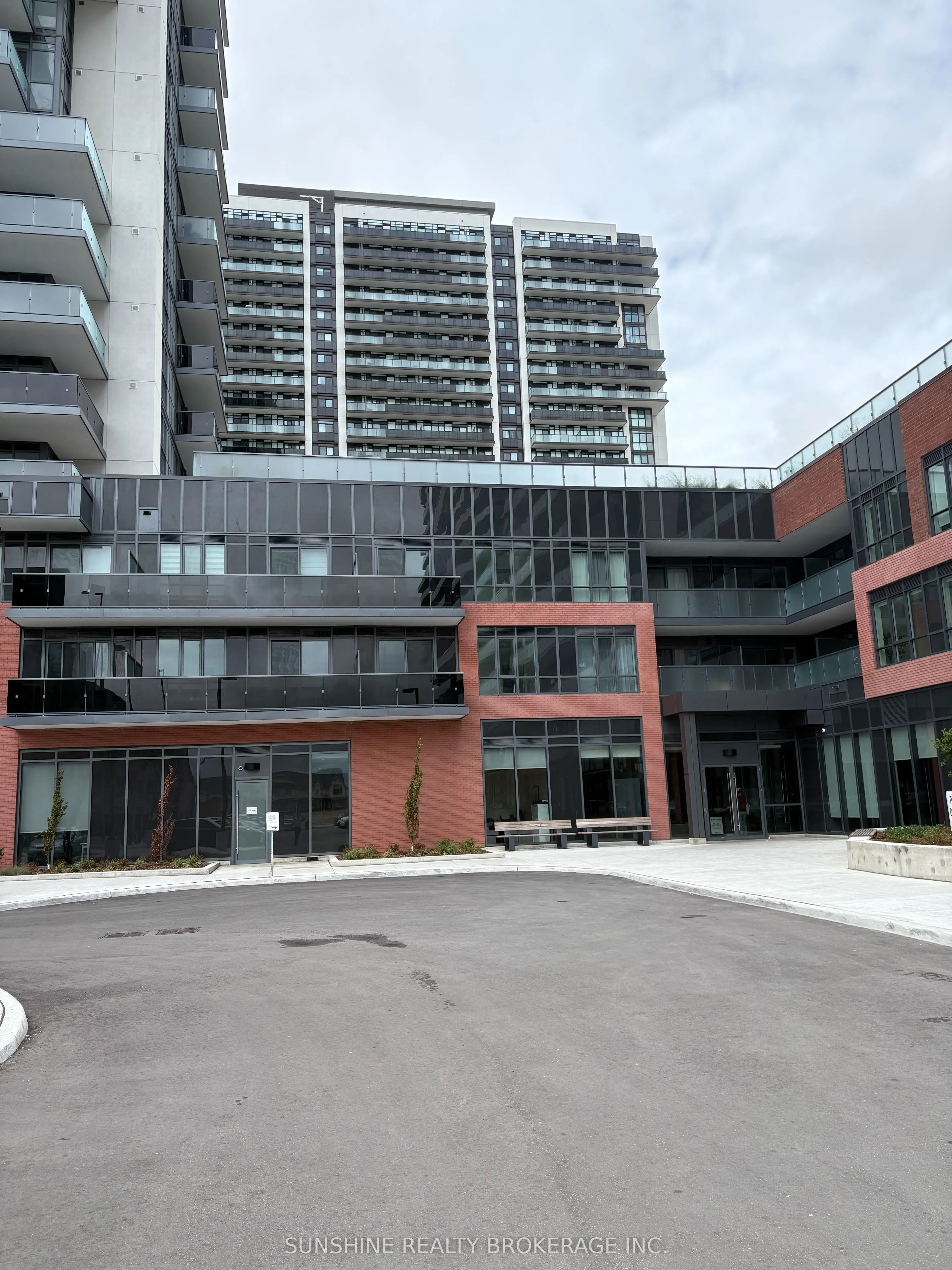 2545 simcoe Street N, #1701