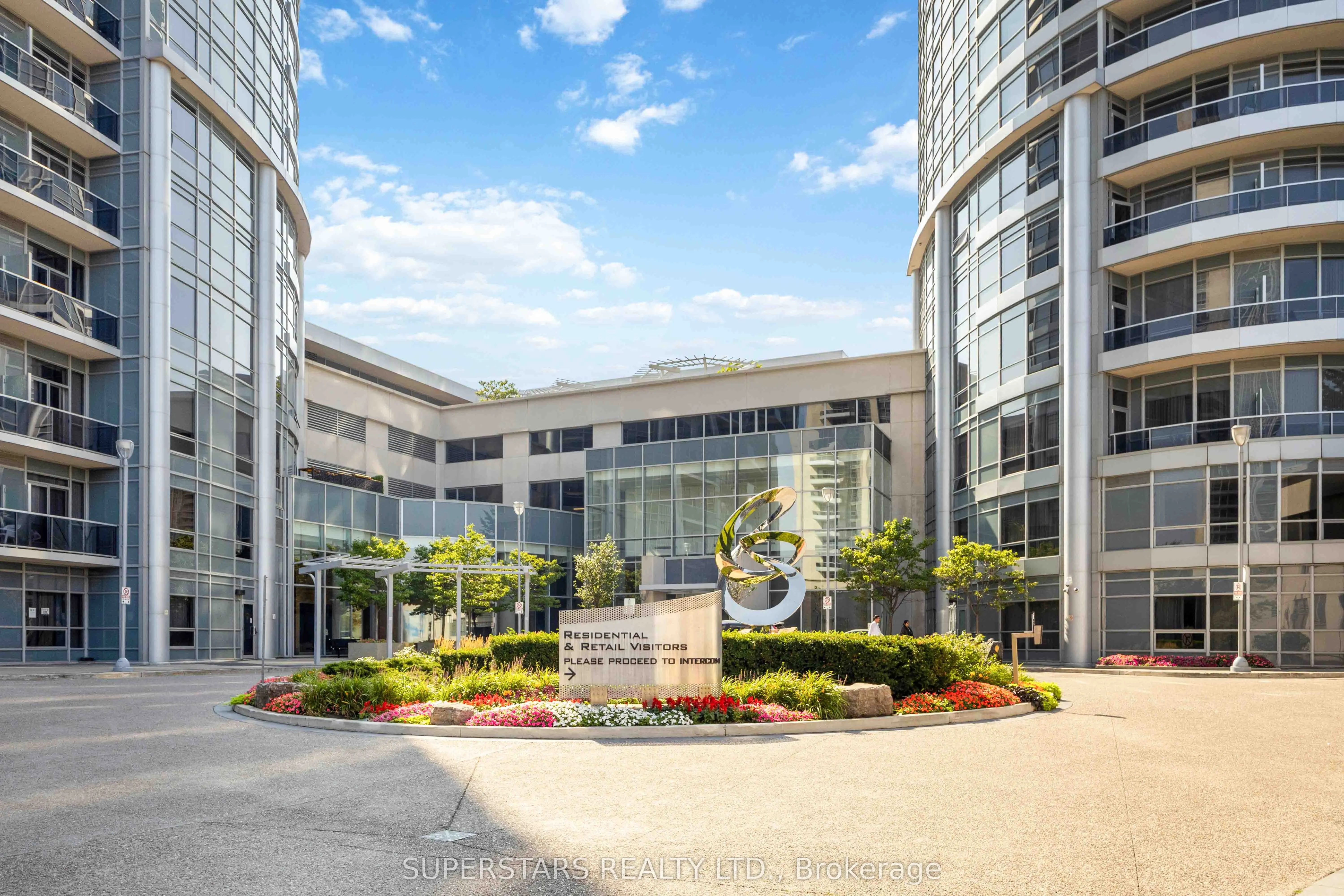135 Village Green Square, #2726