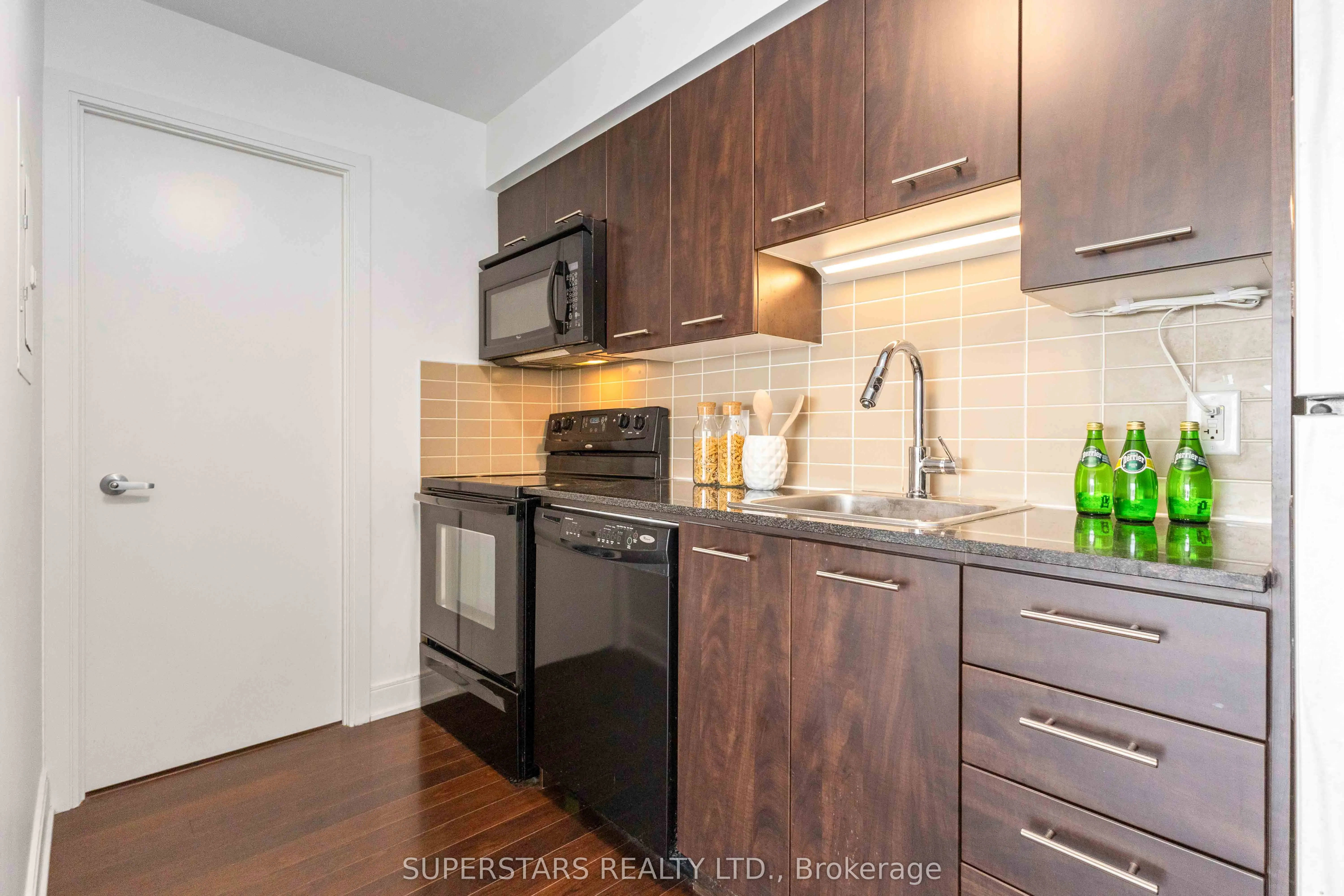 135 Village Green Square, #2726