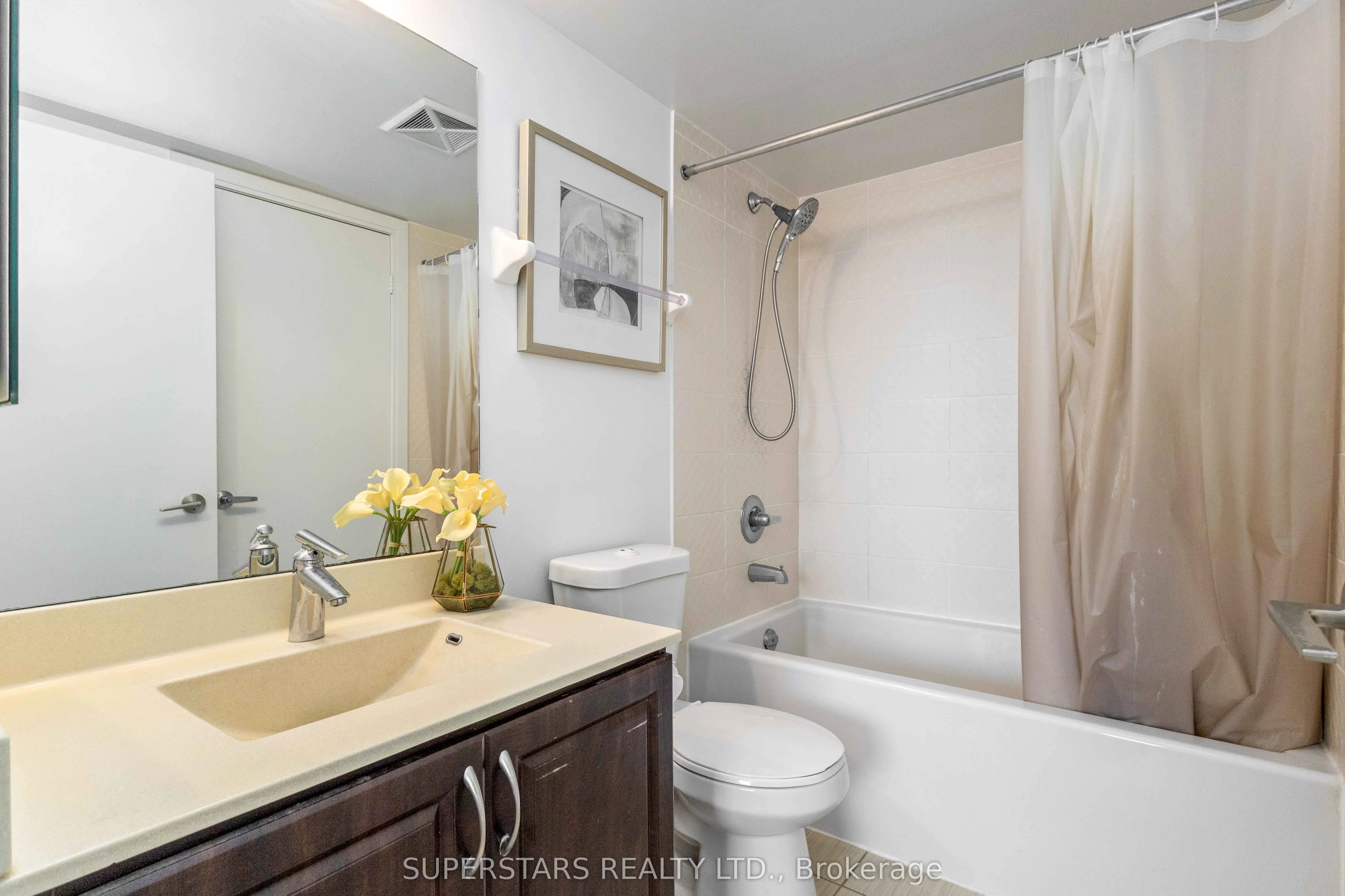 135 Village Green Square, #2726