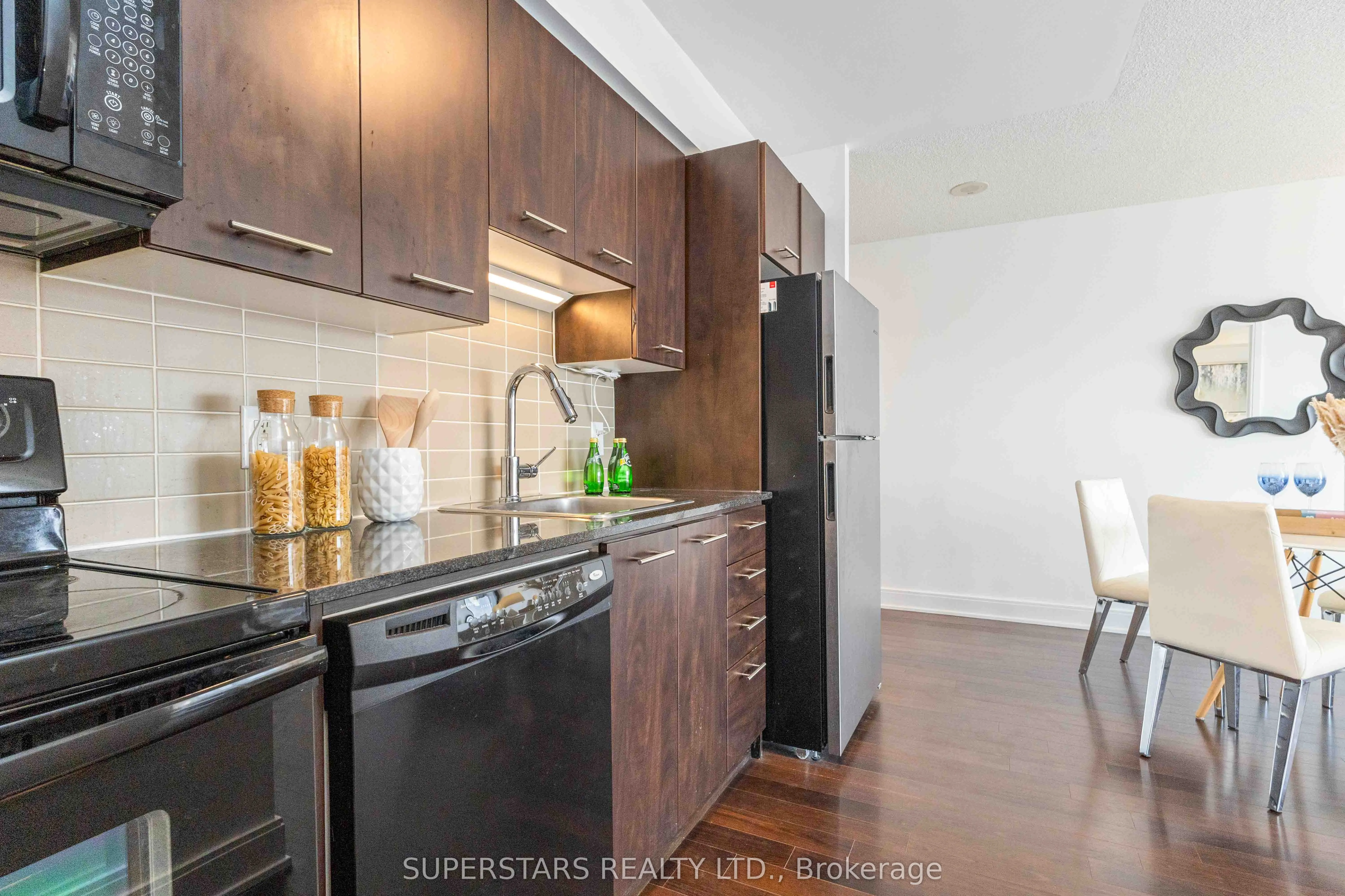 135 Village Green Square, #2726