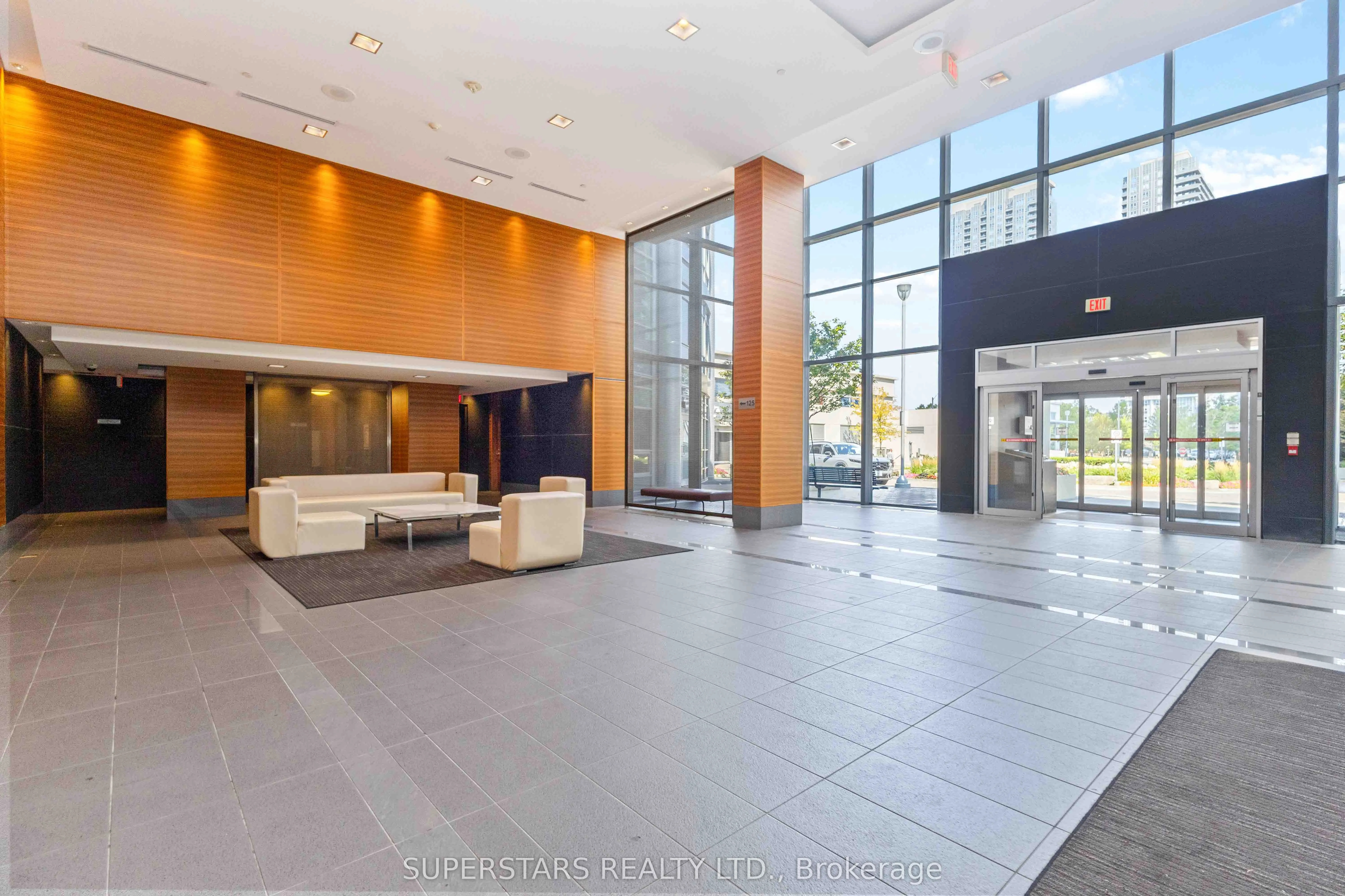 135 Village Green Square, #2726