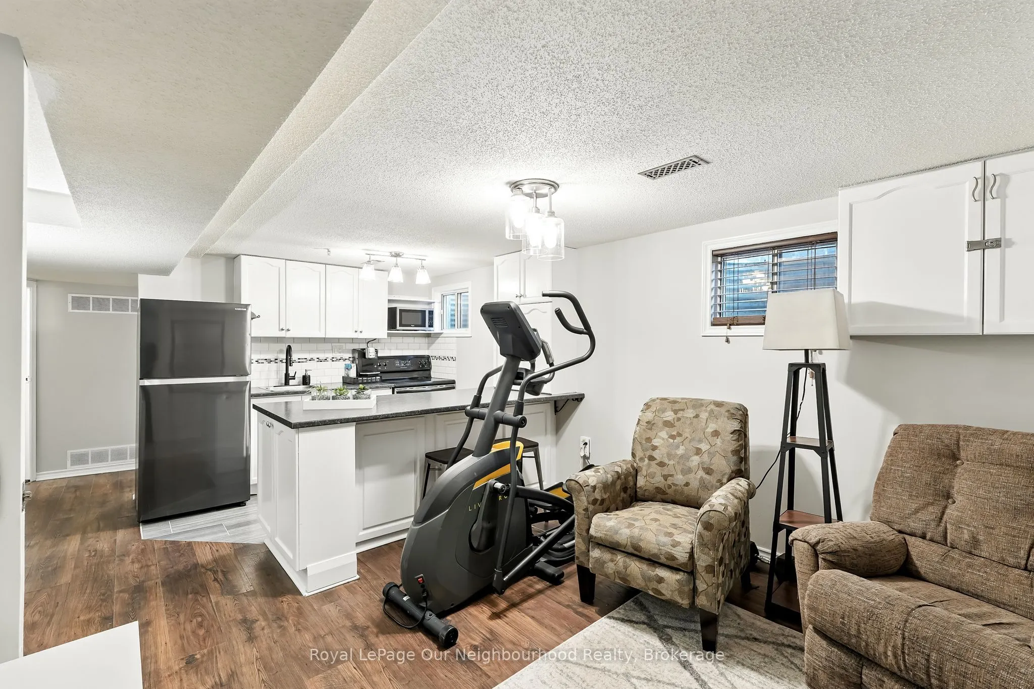 1156 Valley Court
