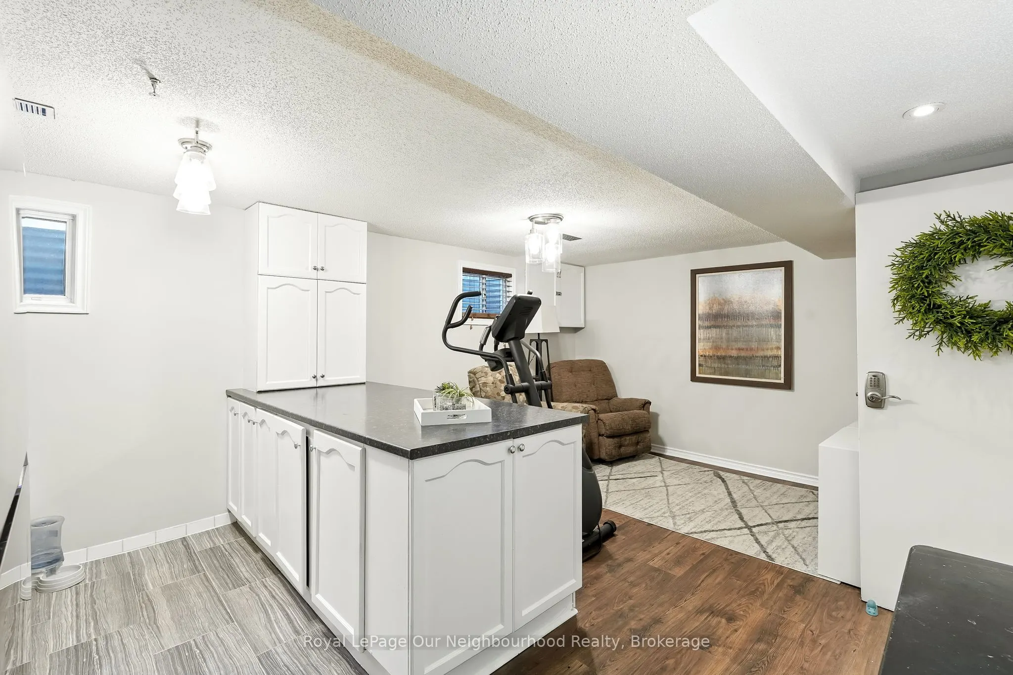 1156 Valley Court