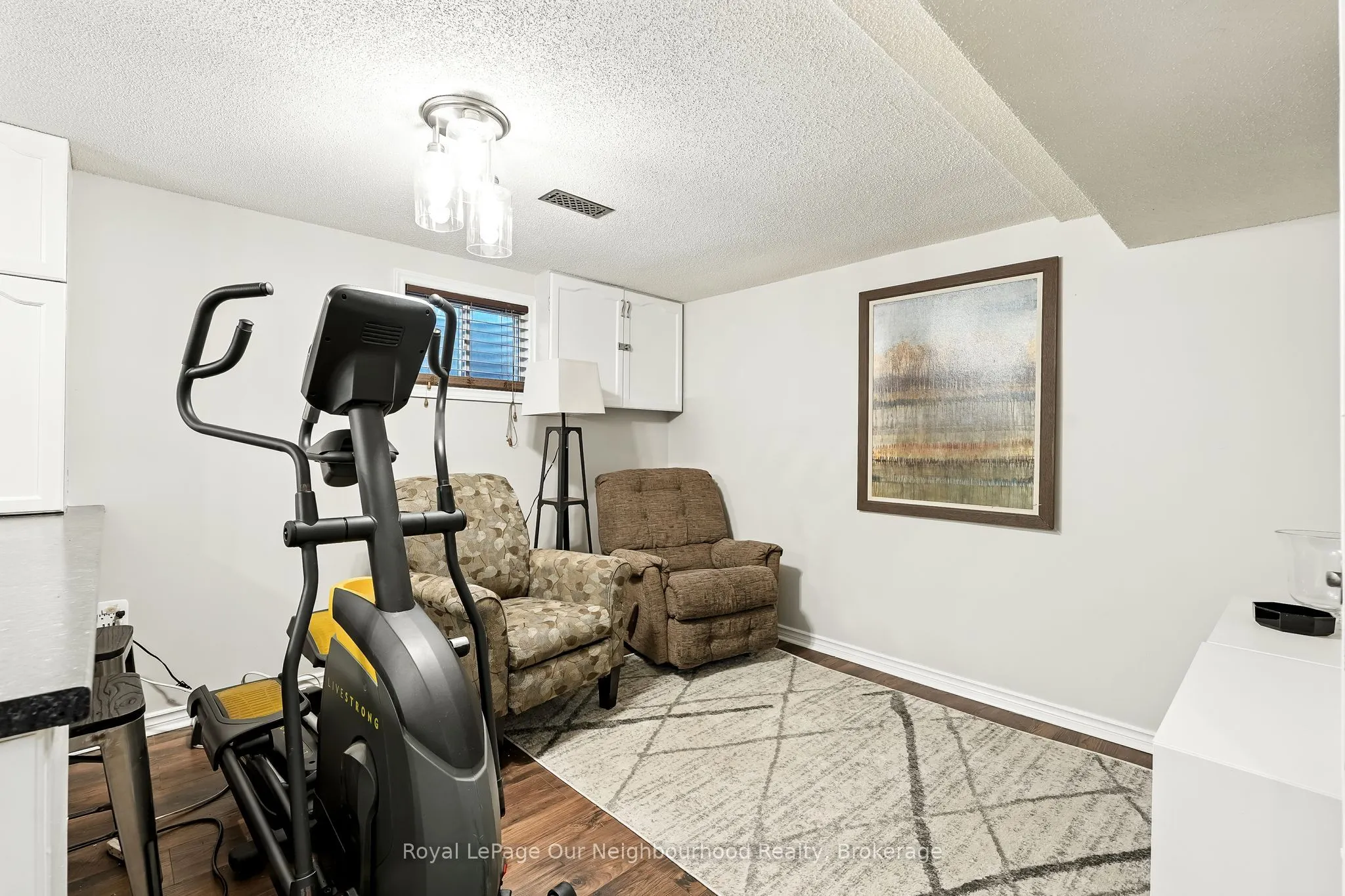 1156 Valley Court