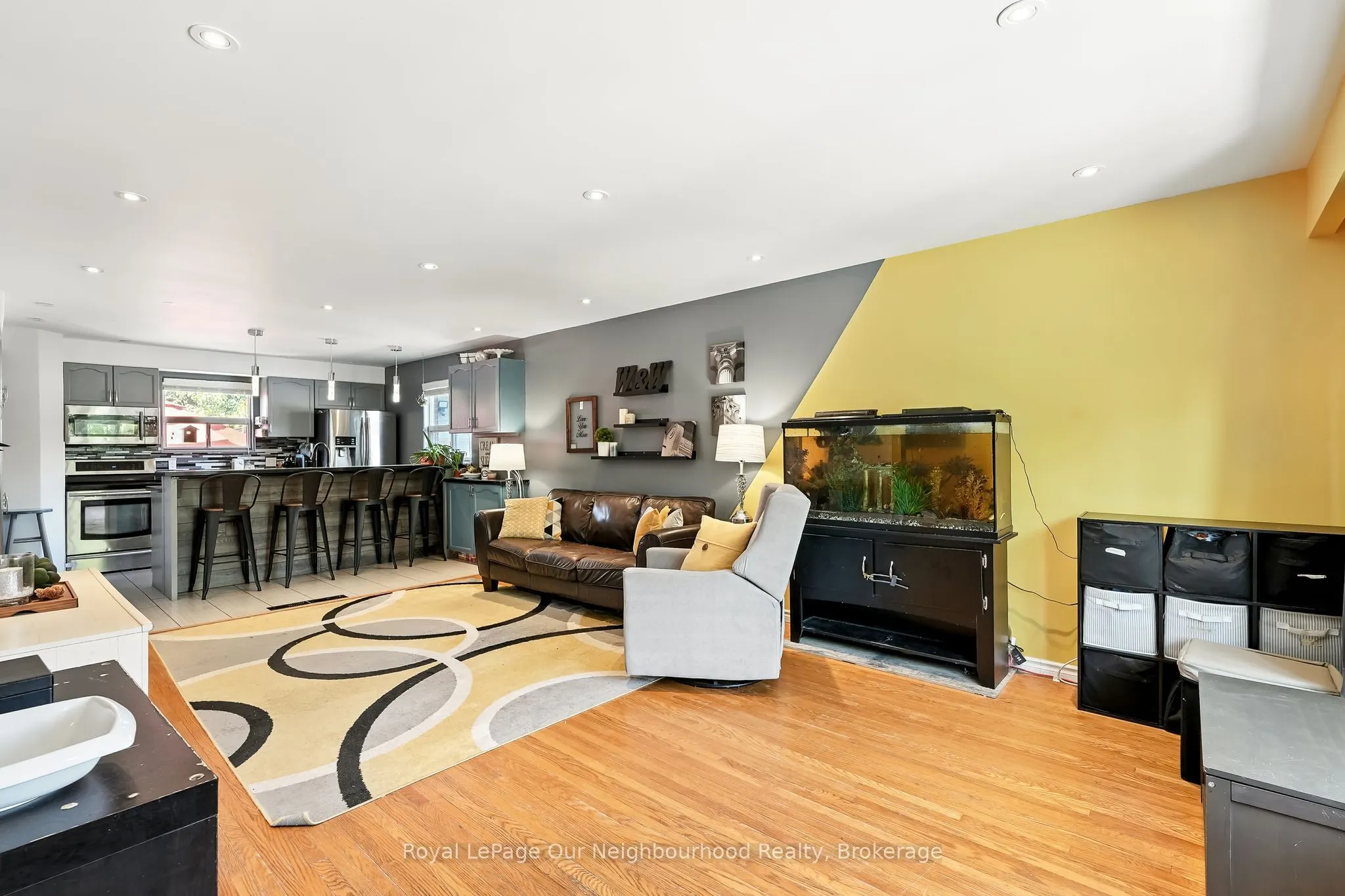 1156 Valley Court