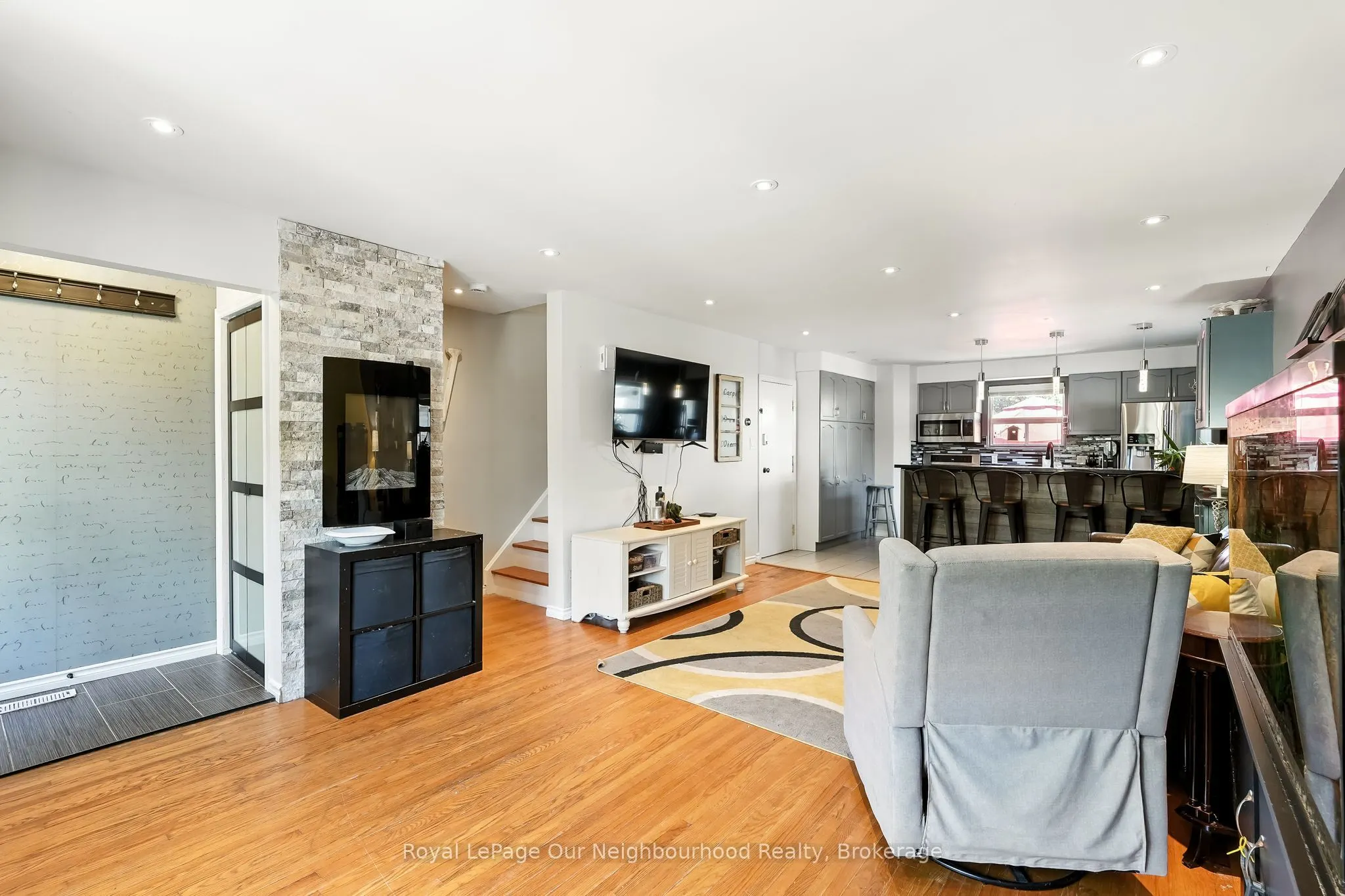 1156 Valley Court