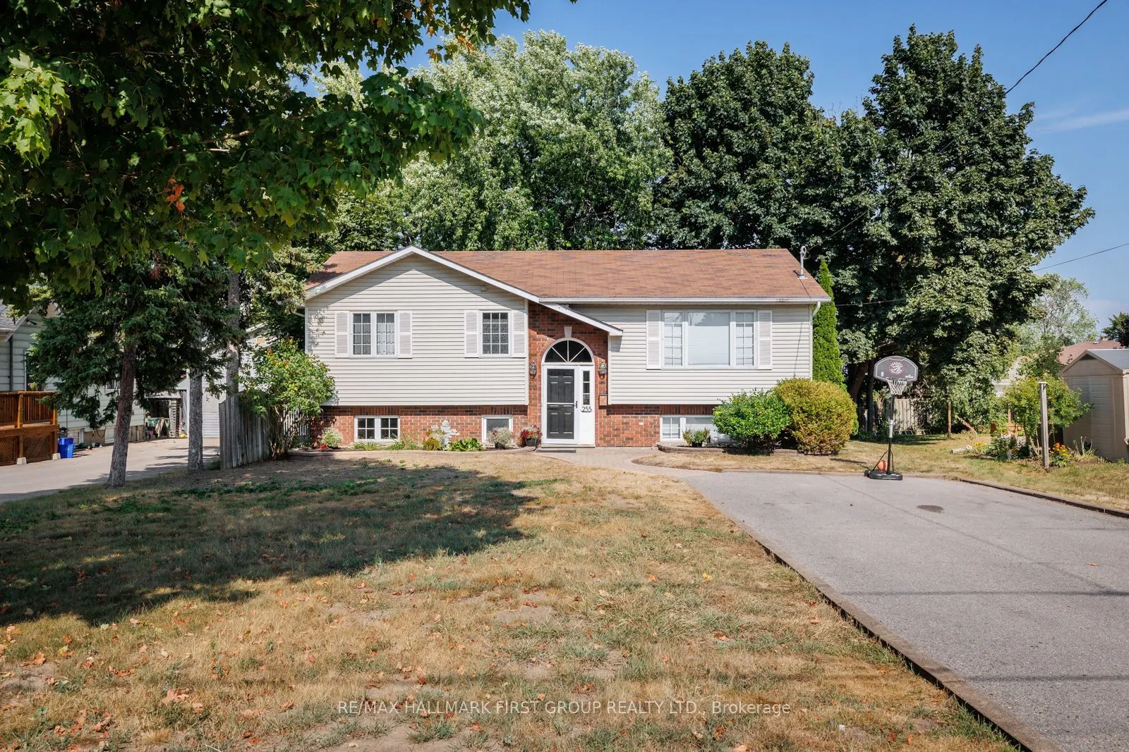 255 Gibbons Street