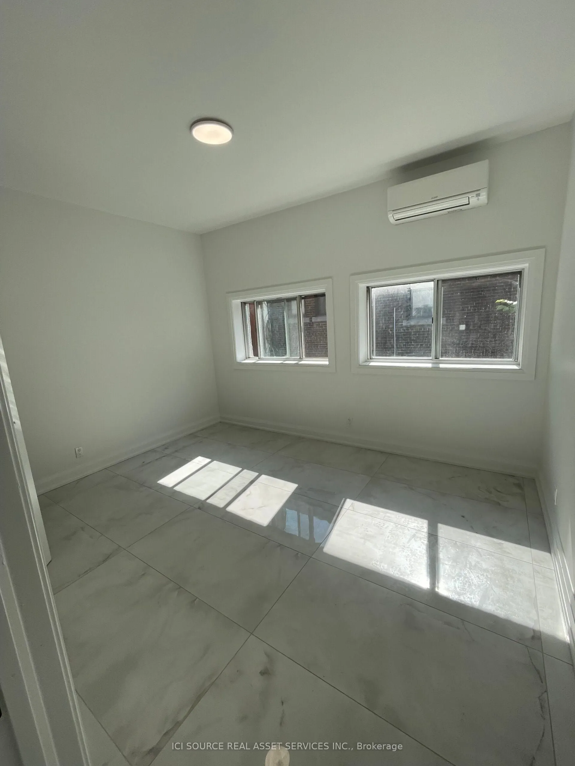 754 Queen Street E, #3