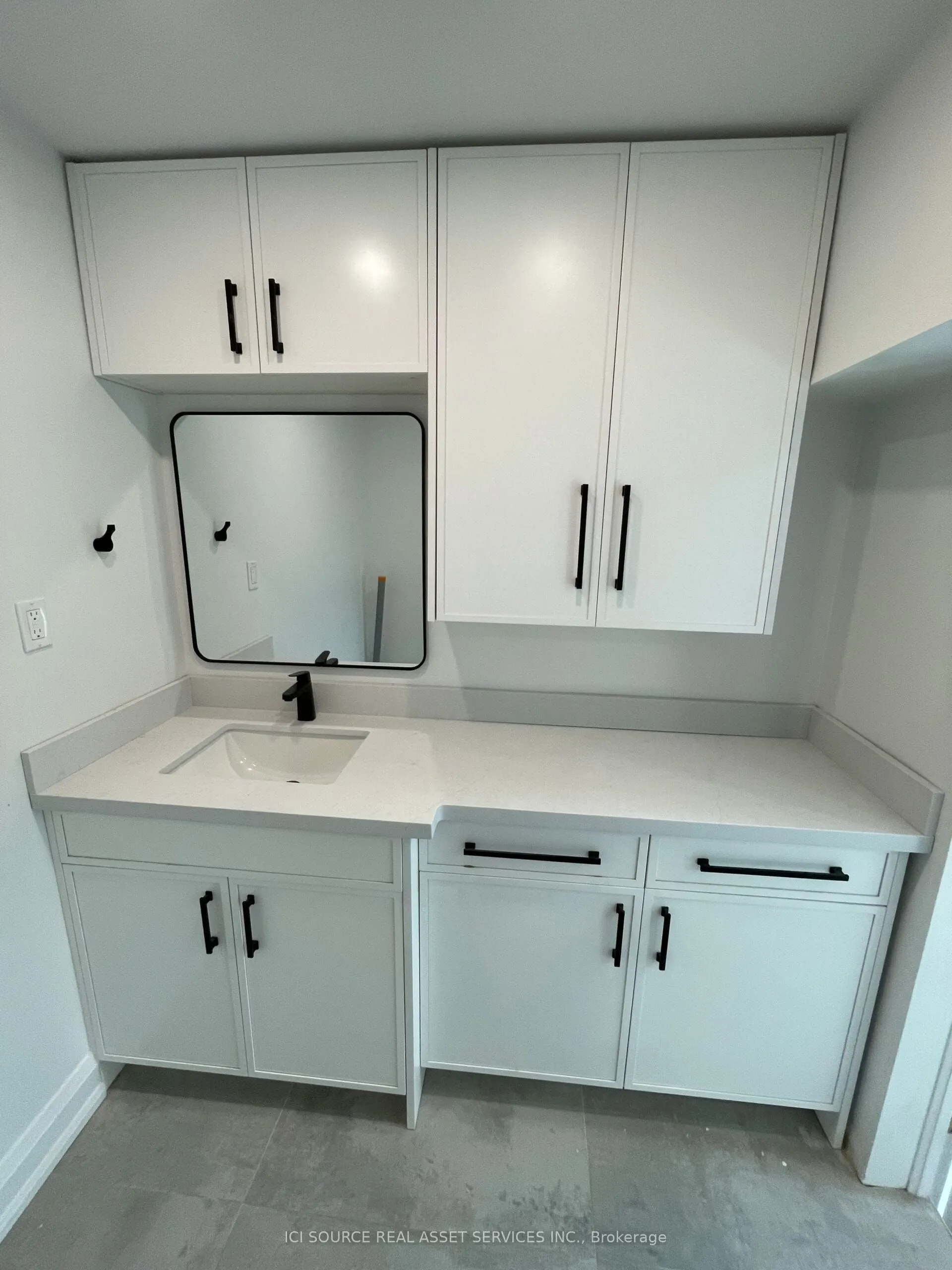 754 Queen Street E, #3