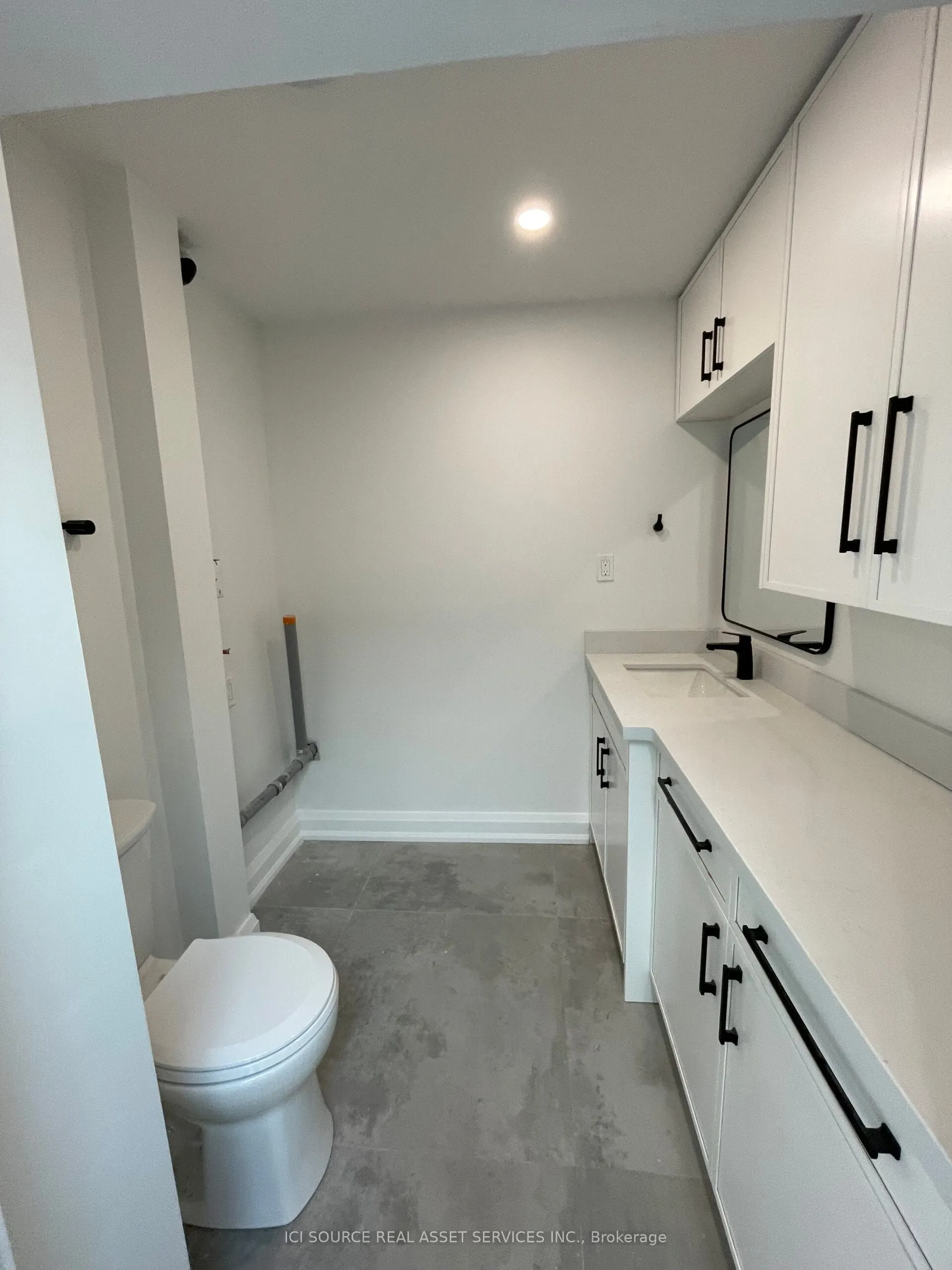 754 Queen Street E, #3