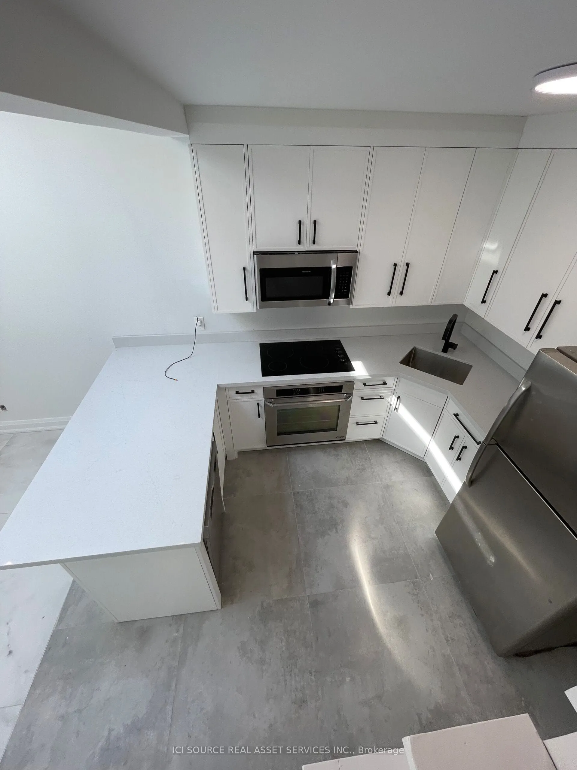 754 Queen Street E, #3