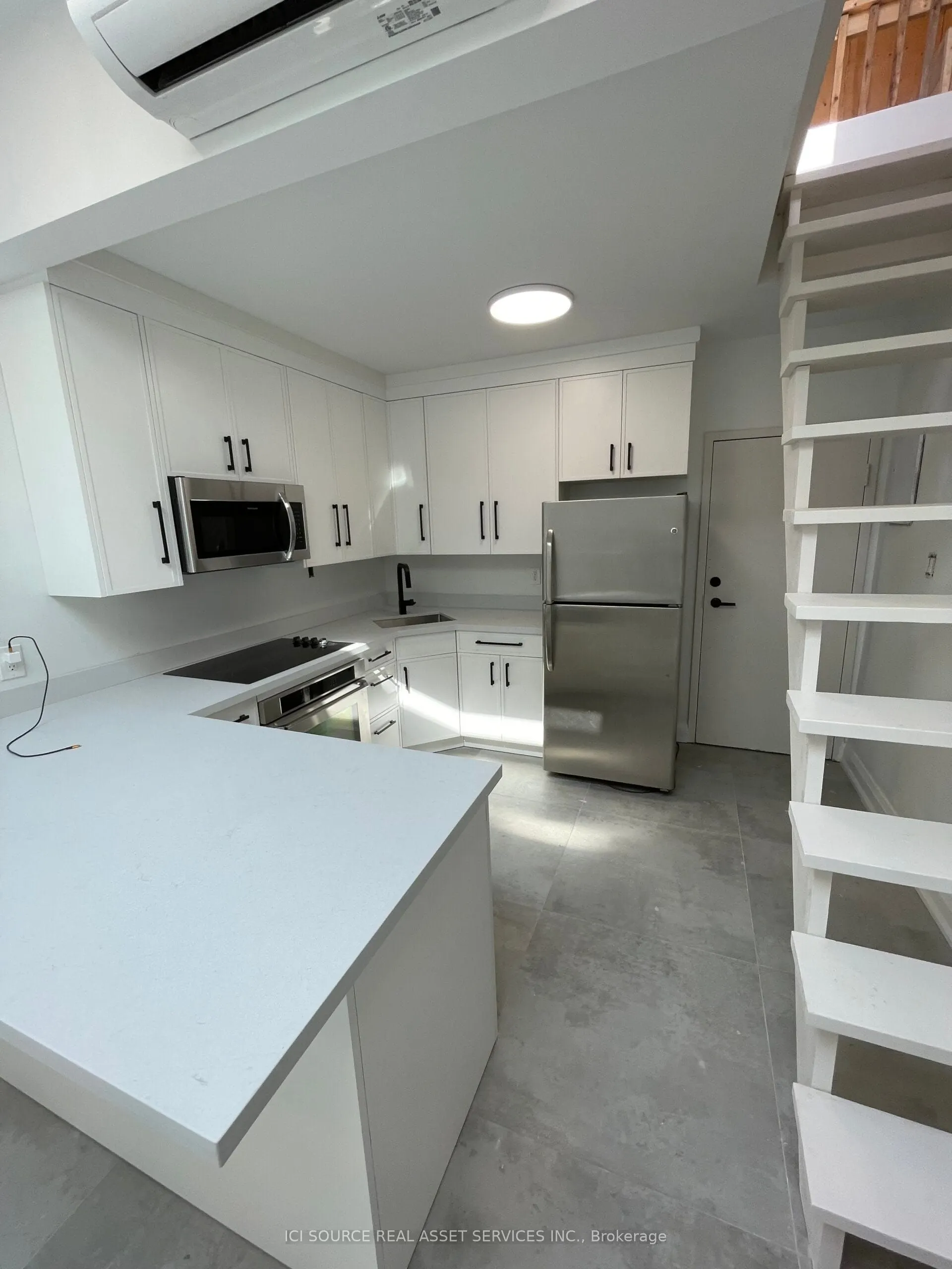 754 Queen Street E, #3