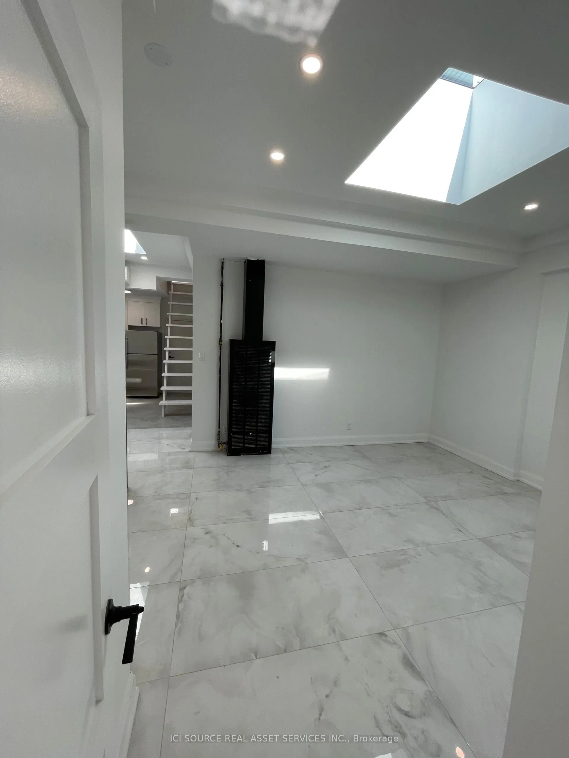 754 Queen Street E, #3